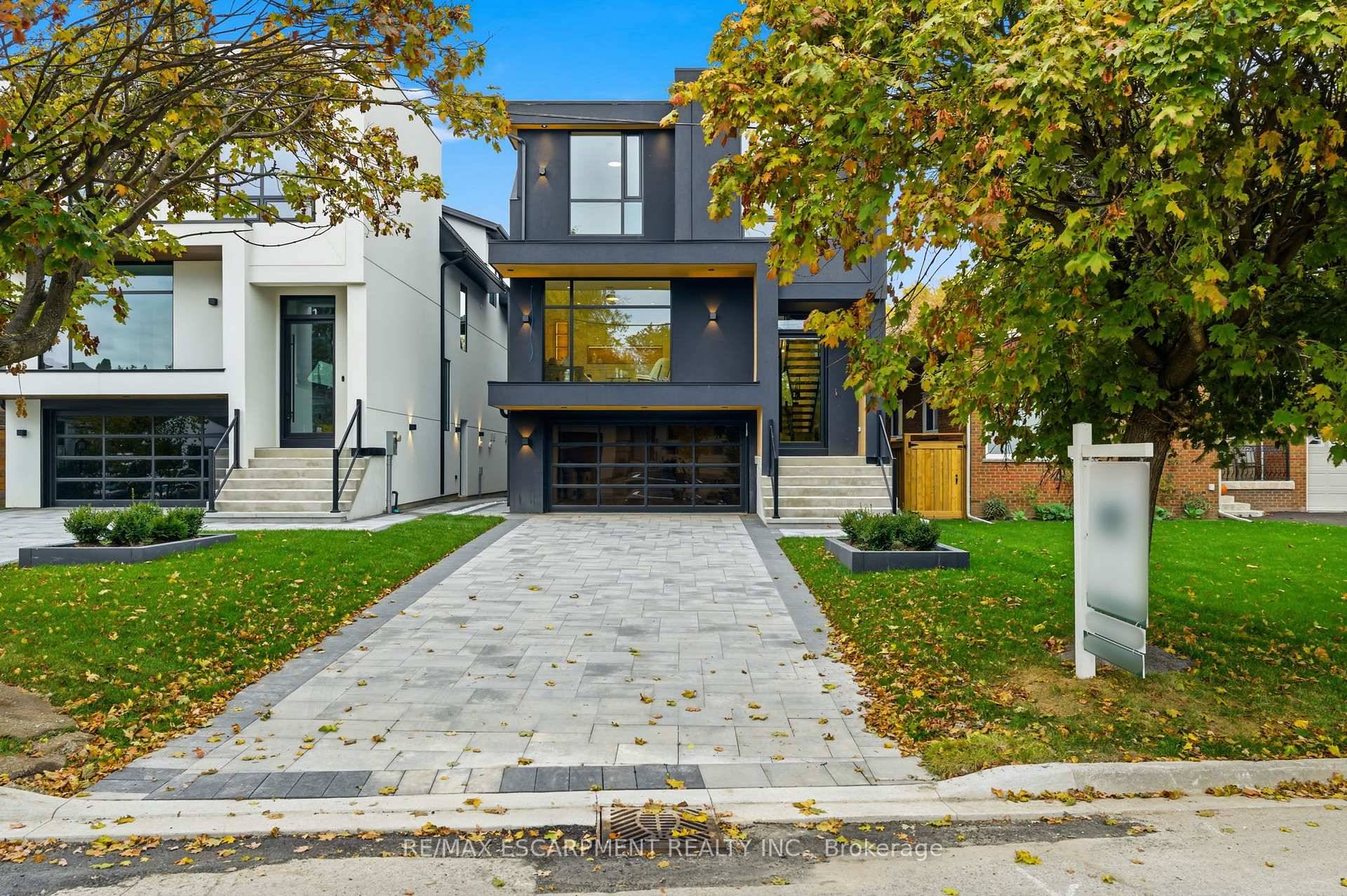 A brand new custom home by Montbeck Developments, 957 Halliday, exemplifies contemporary luxury and superior craftsmanship in a quiet, tree lined neighbourhood.
