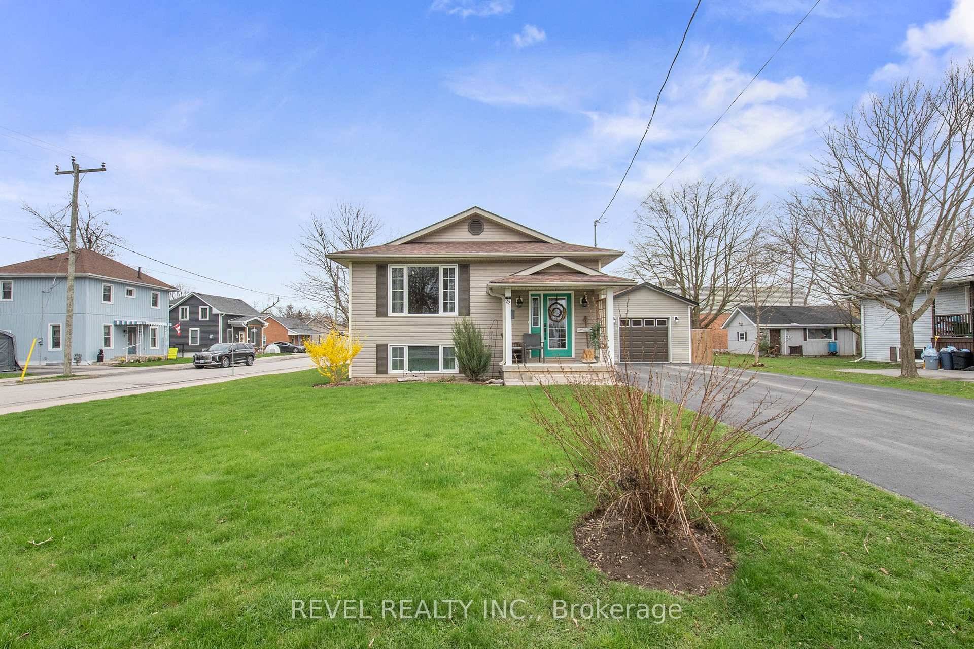 Are you looking for a bungalow that exudes charm and sophistication and has all the bells and whistles ?