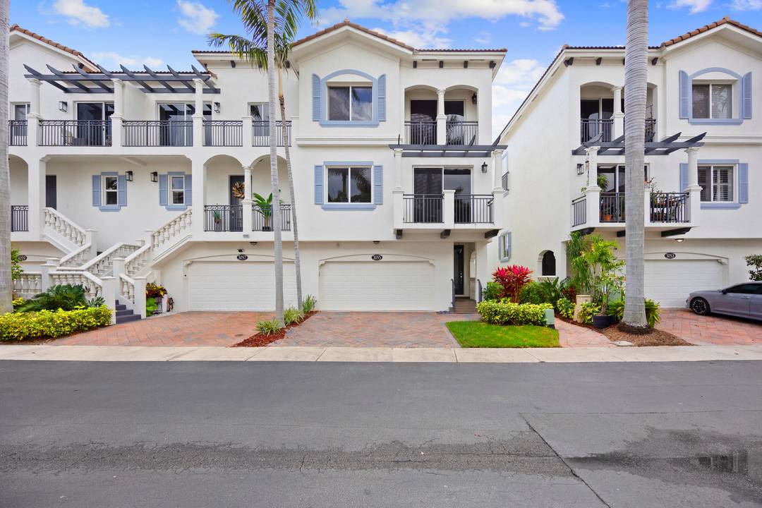 Experience the ultimate boater's dream and the very best of South Florida waterfront living in this fully redesigned Intracoastal townhome.