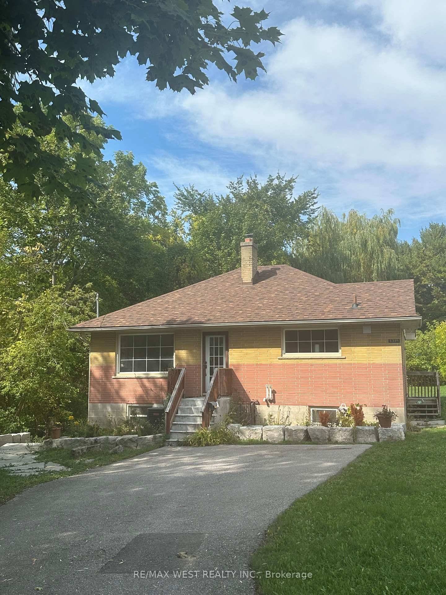 Wonderful opportunity to live in Highland Creek, a demand, convenient location only minutes to 401, the Rouge Valley trails and camping grounds, our lake, UofT, shopping, eating venues including the ...