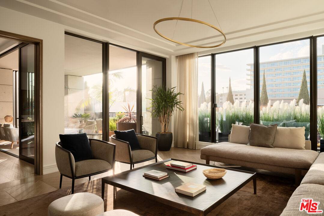 9900 S Santa Monica Blvd 2BR Beverly Hills La