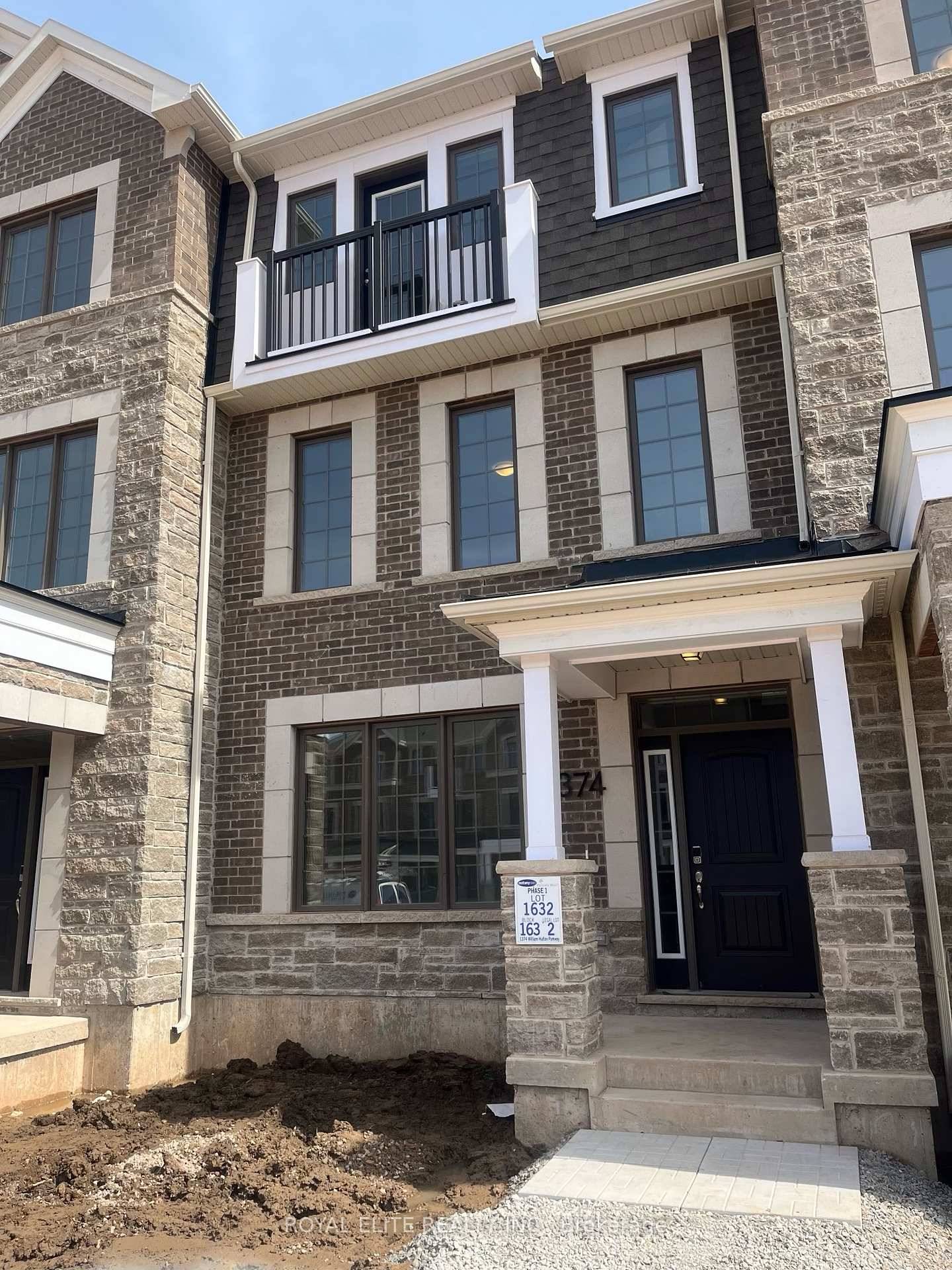 Only One Year Old Mattamy Townhouse Offers Luxury Living With Lots of Conveniences.