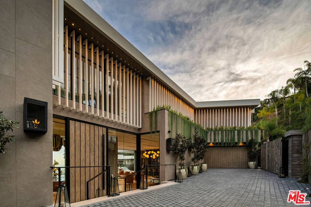 9330   Flicker Way 9BR Sunset Strip La