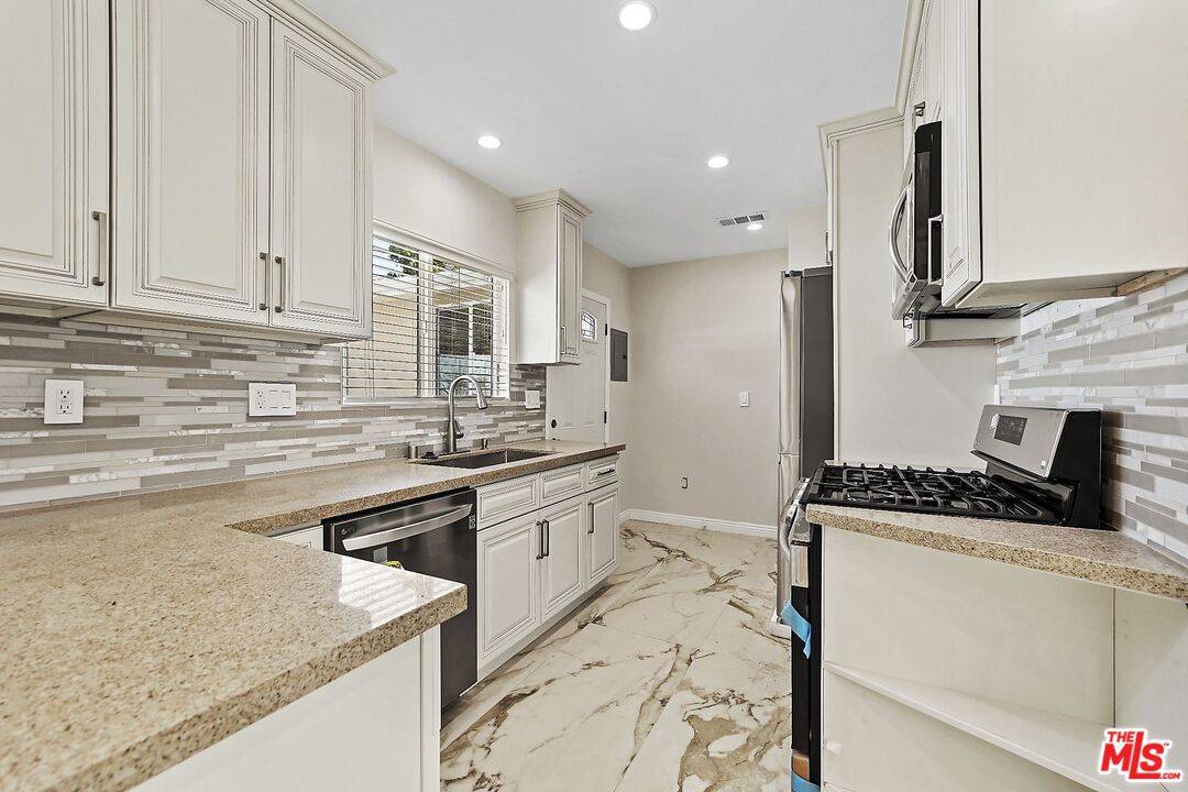 1852 Holmby Ave 2BR Beverlywood La