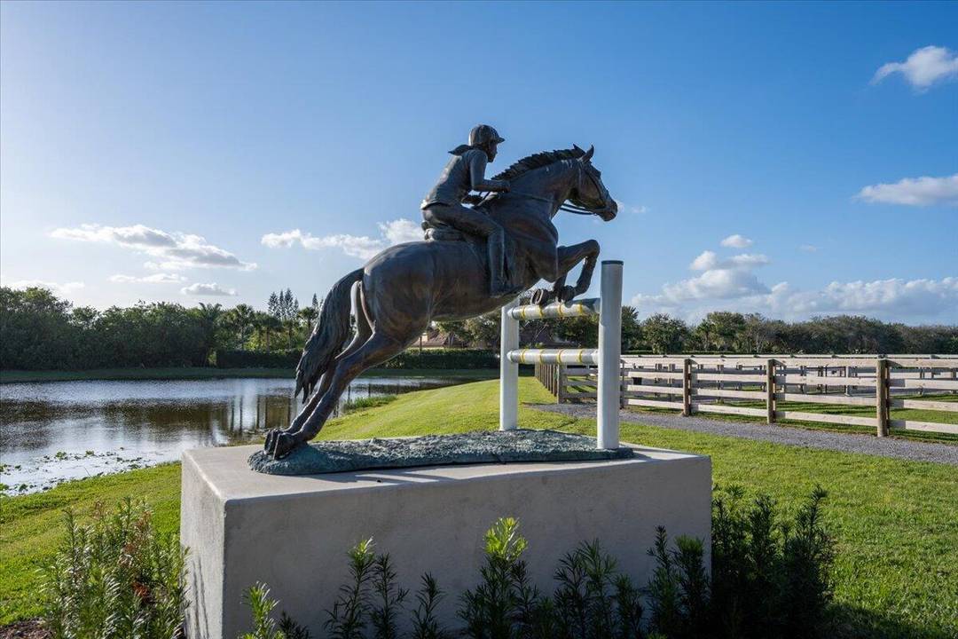 Situated within the gates of Grand Prix Village this 20 stall stable was designed and maintained by a top equestrian professional.