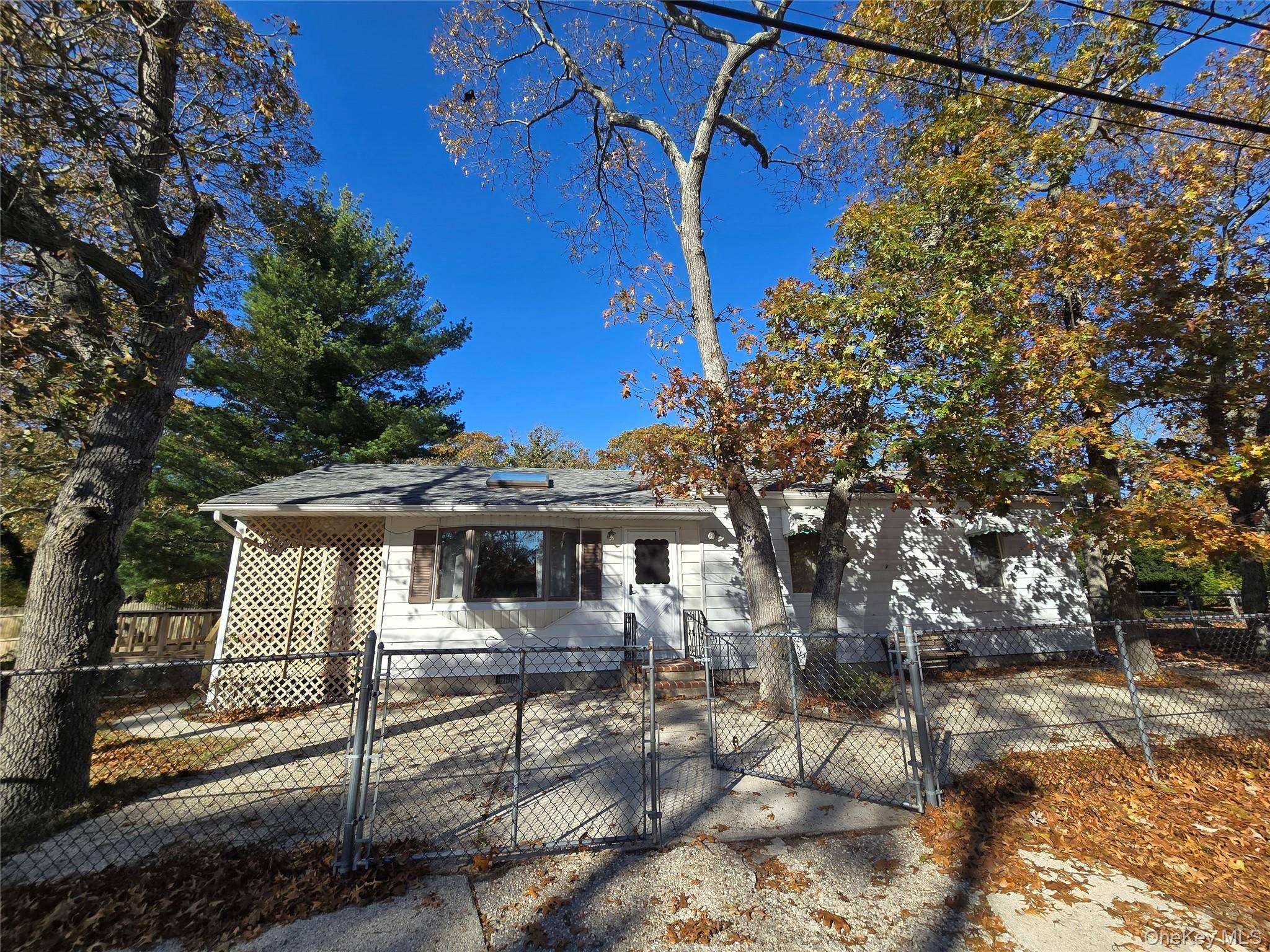Discover the charm behind the door of this move in ready Ranch that s full of unexpected surprises.