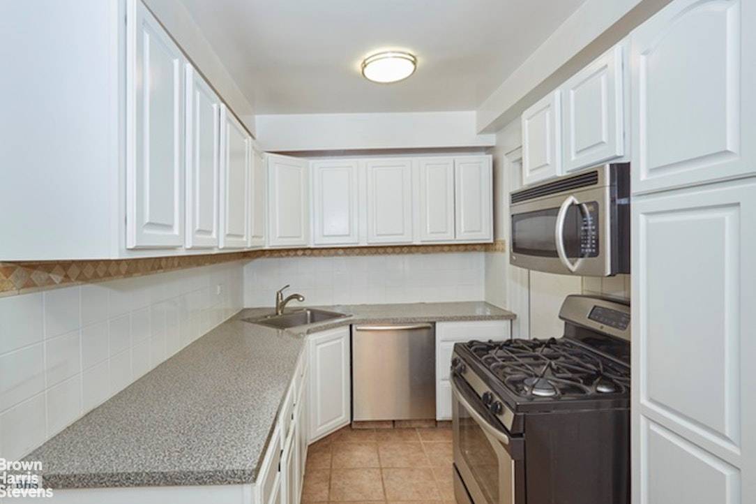 Classic Prewar Two Bedroom.