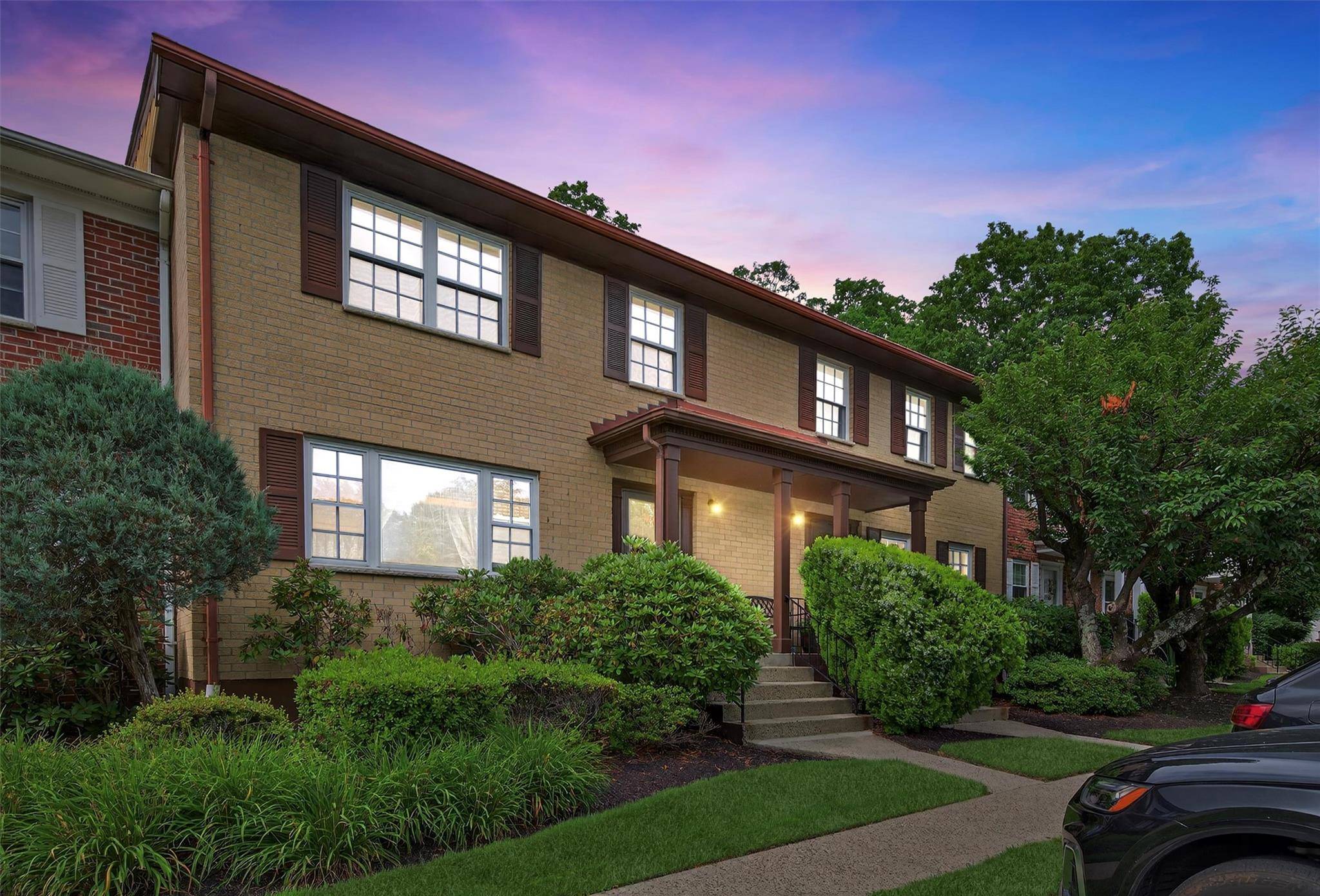Welcome to this beautifully maintained townhouse style condo in The Knolls at Ramapough, offering comfort, convenience, and modern updates in the heart of Suffern.