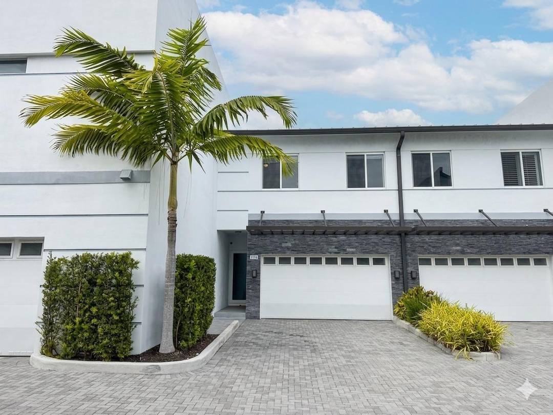 Sophisticated townhouse for rent in Palmera.