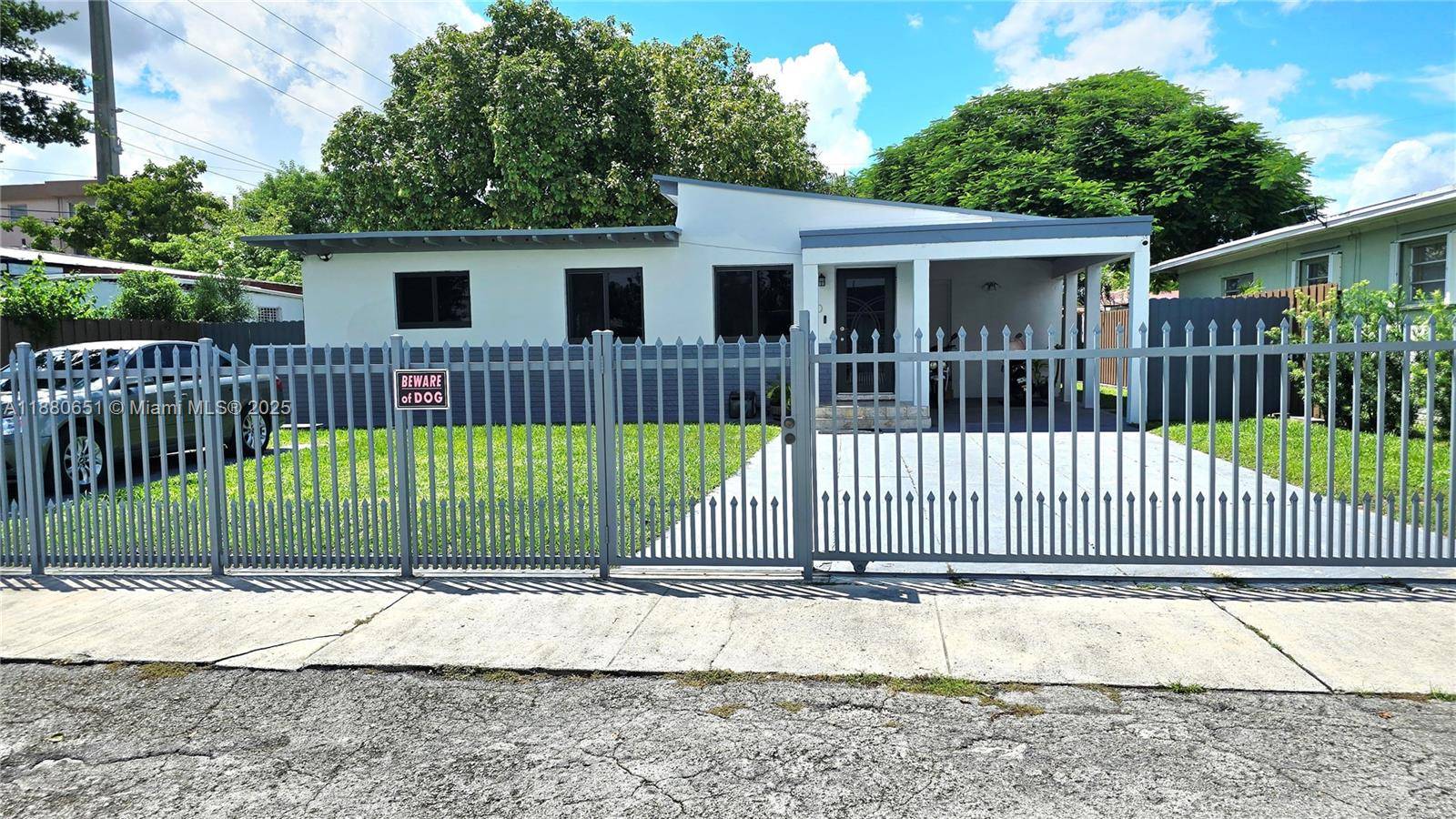 EXCELLENT LOCATION IN THE HEART OF MIAMI.