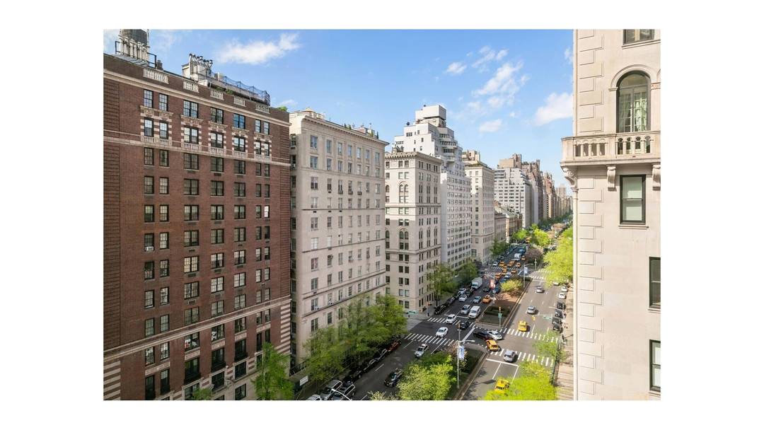 Introducing 605 Park Avenue, 12B A Rare Gem Above the City Welcome to a one of a kind opportunity to reside at 605 Park Avenue, where luxury living meets spacious ...