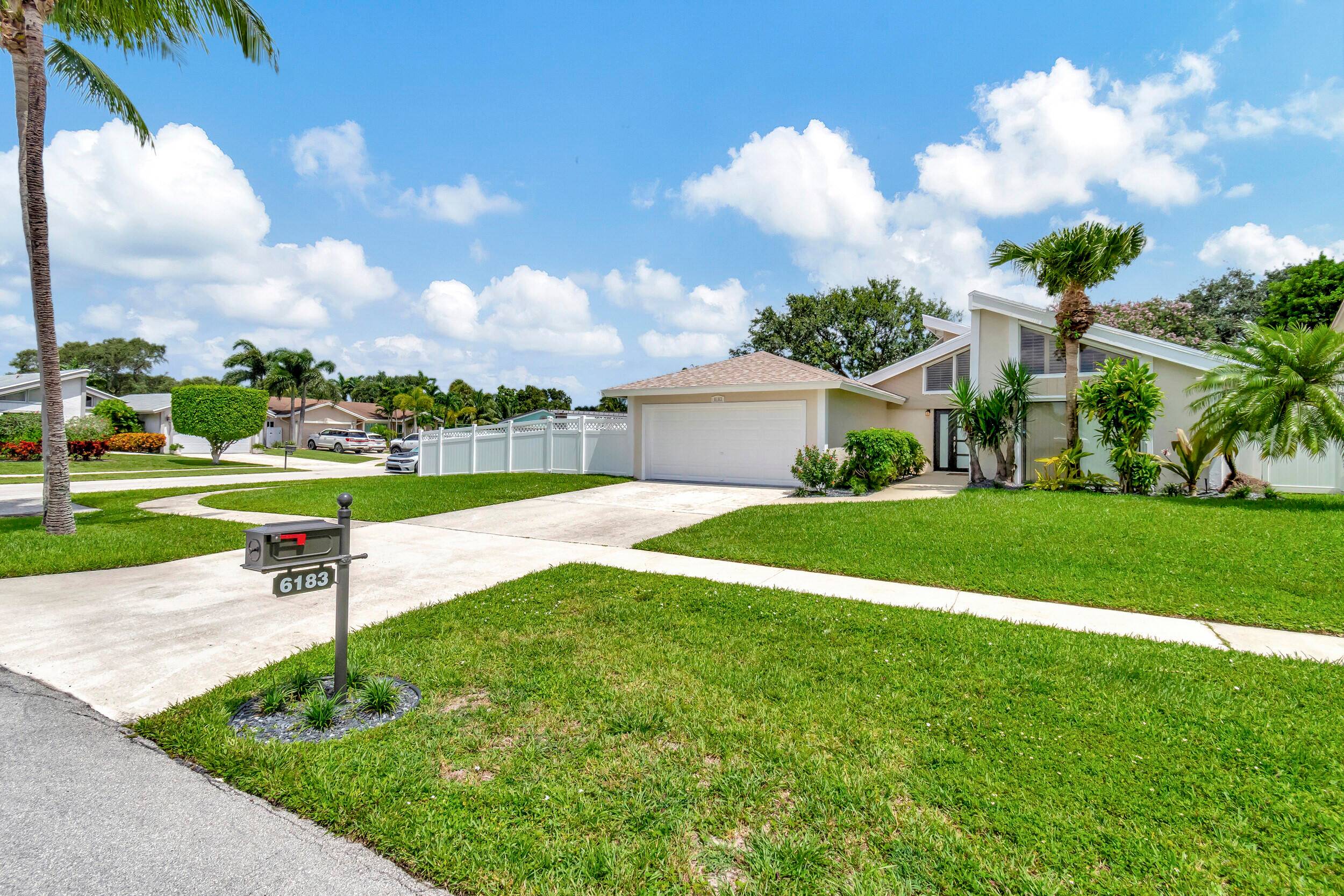 Welcome to 6183 Amberwoods Drive, in the heart of Boca Raton !