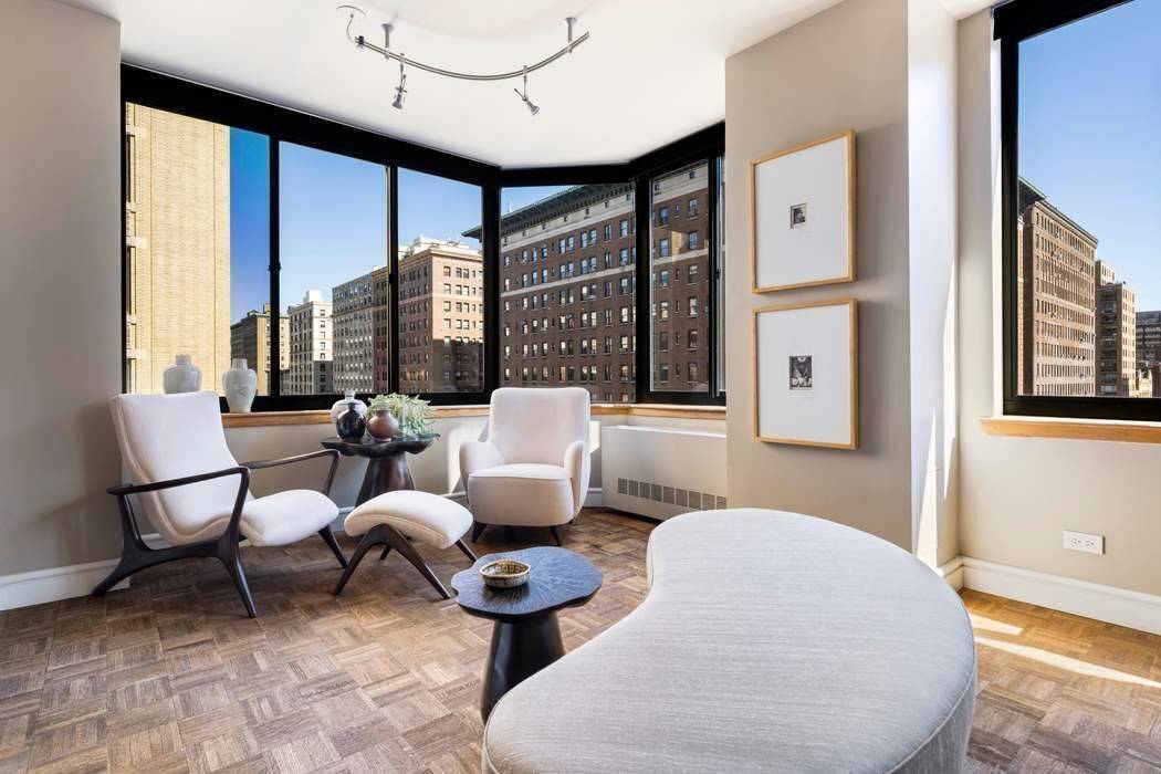 Located in a jewel box condop, this generously proportioned two bedroom, two bathroom is distinguished by beautiful natural light, open corner views, and a thoughtful layout.