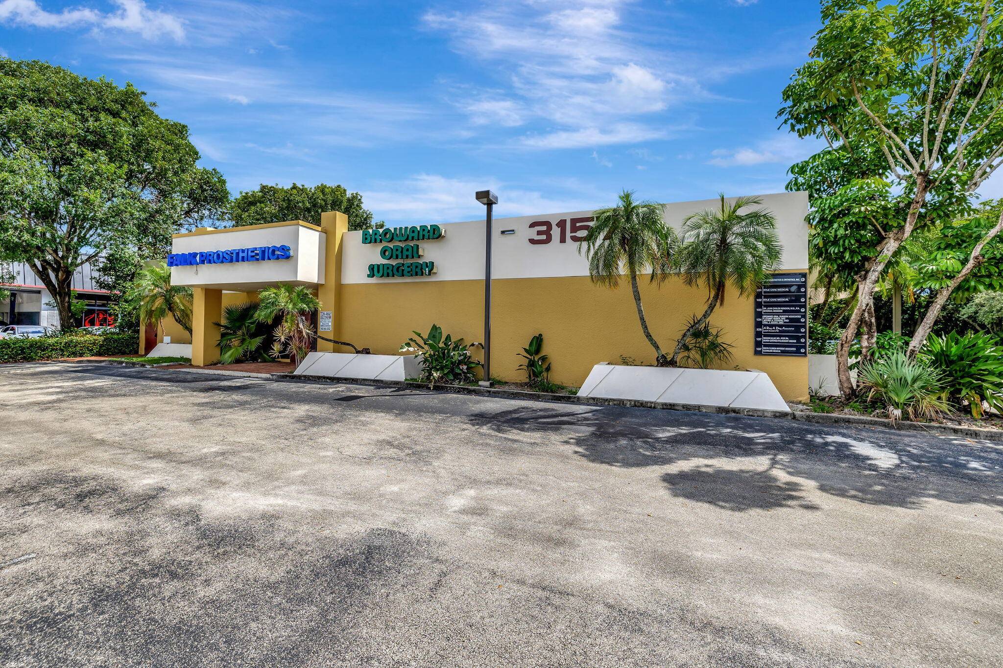 EXCELLENT OPPORTUNITY. OWN 12, 189 SF FREESTANDING MEDICAL OFFICE BUILDING WITH UPSIDE POTENTIAL IN HIGHLY POPULATED DAVIE, FL.