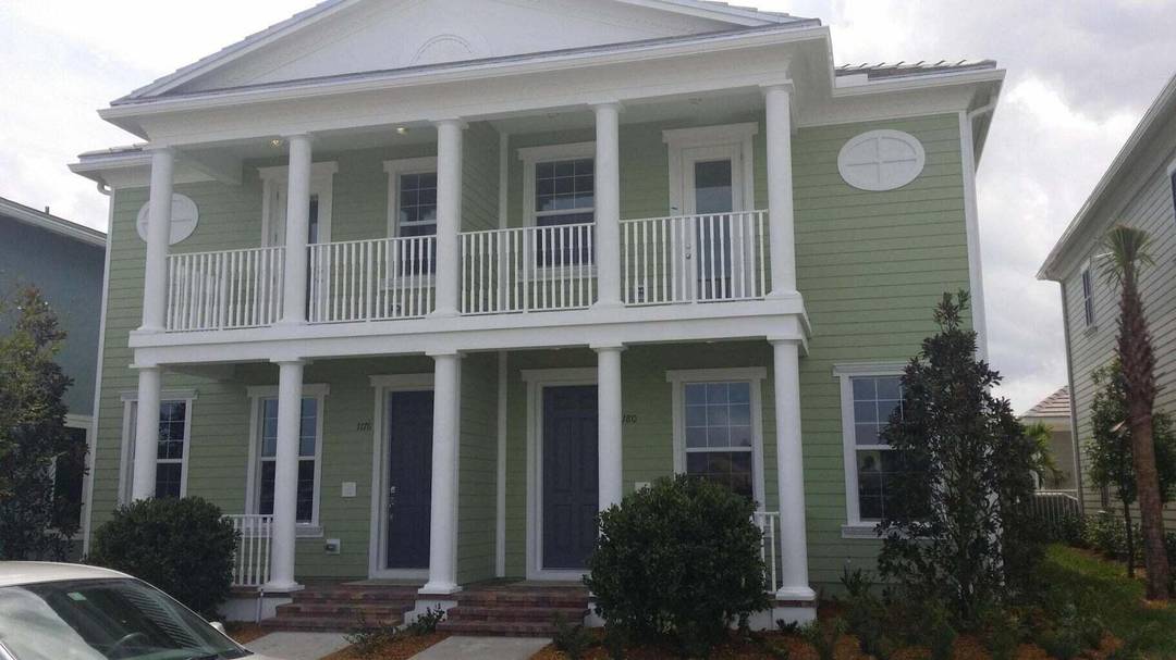 3 2 2 townhouse located in Windsor Park, Abacoa for rent.