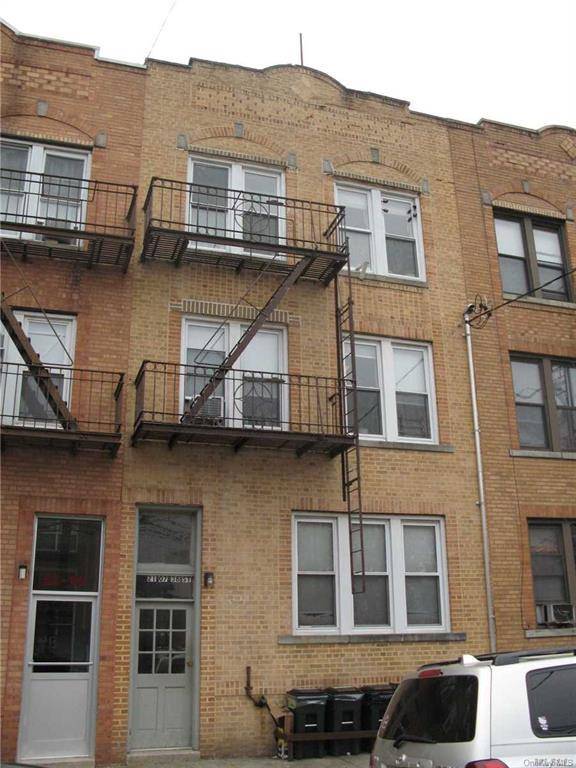 When you are looking for convenience and a building that has just been completely renovated from top to bottom, then this is it !
