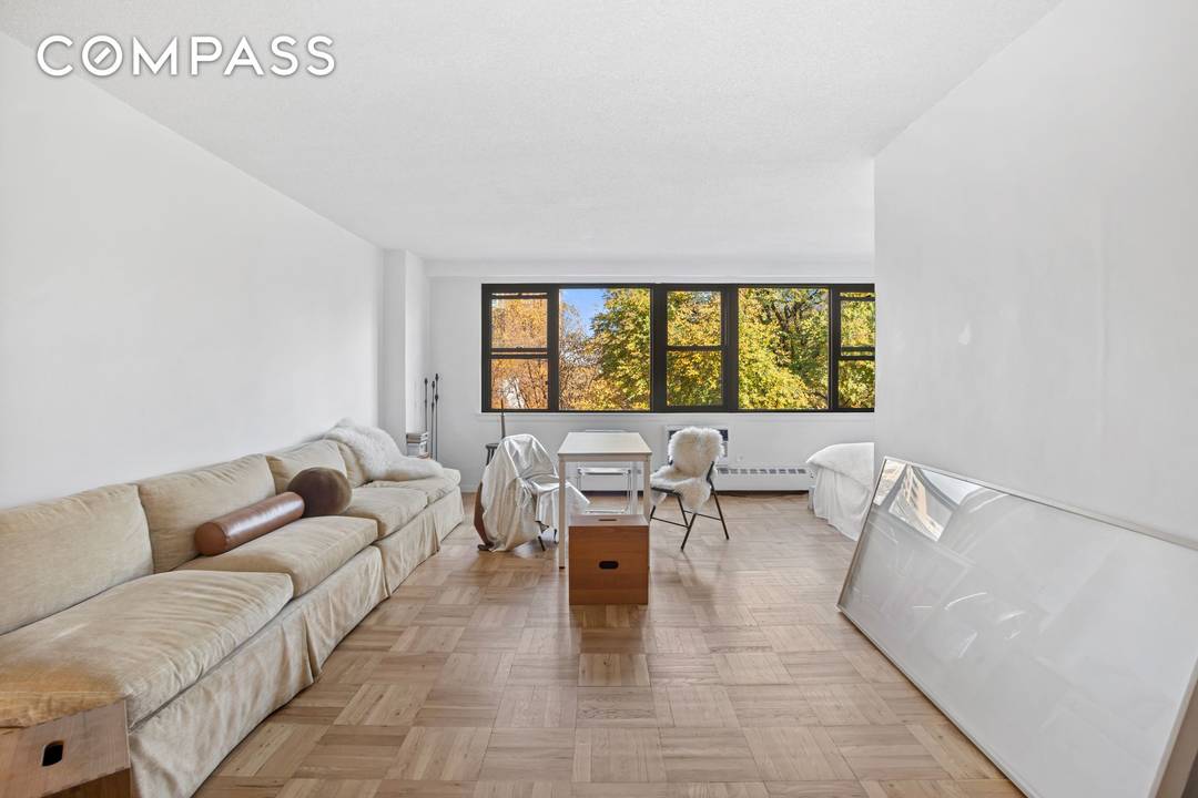 Welcome to this sunny and spacious alcove studio in The Rutherford, a well maintained full service co op ideally positioned on one of Gramercy s most quiet, tree lined blocks.