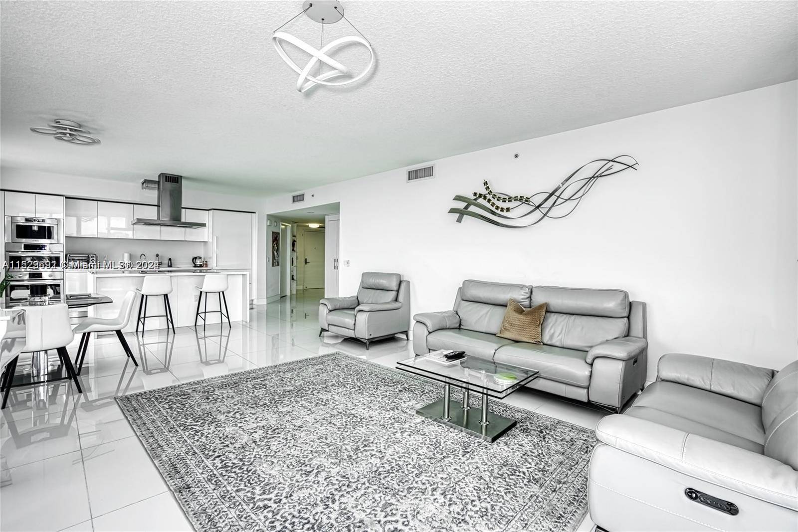 Enjoy unobstructed views to the intracoastal and a very spacious floor plan, with 3 bedroom 3.