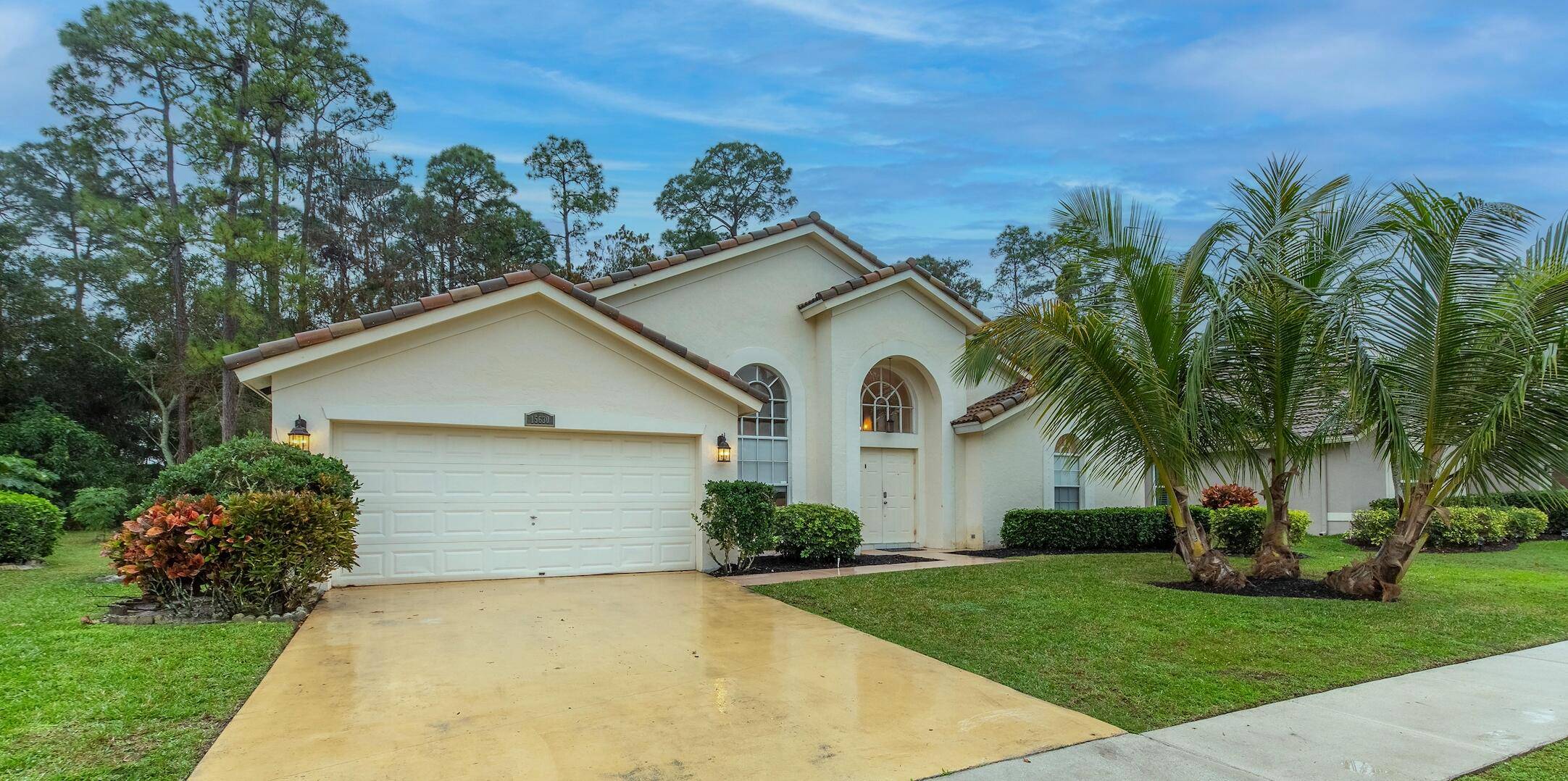 Beautiful Home in The Binks Area !