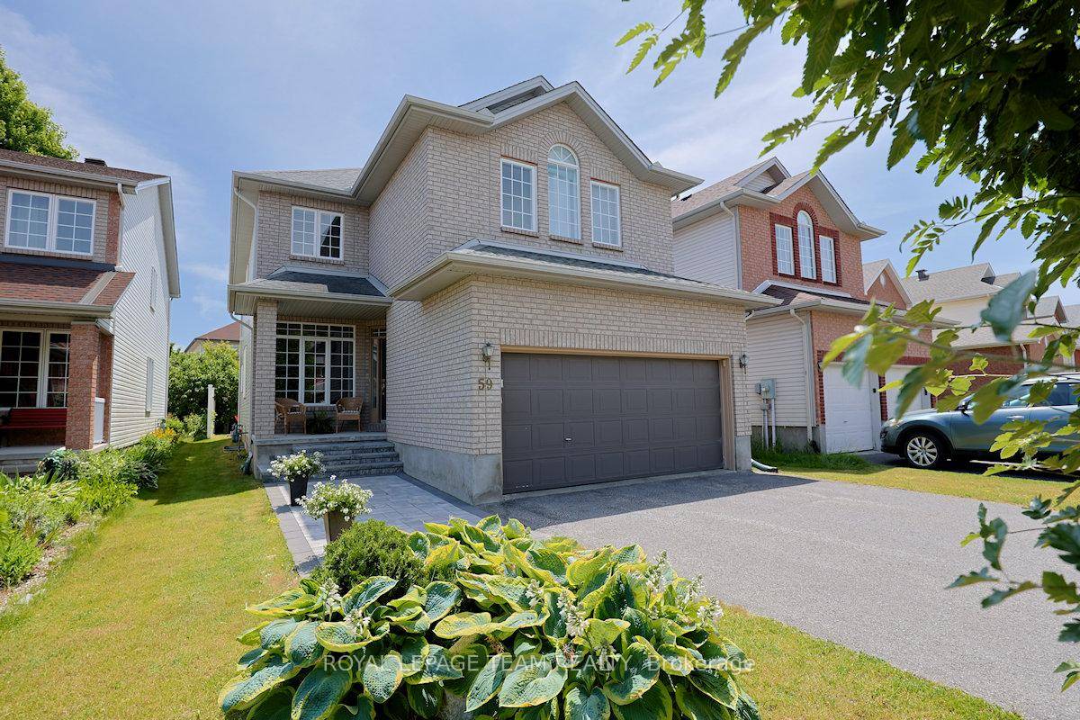 Lovely 4 1 bedroom family home located on a private street in Kanata Lakes.
