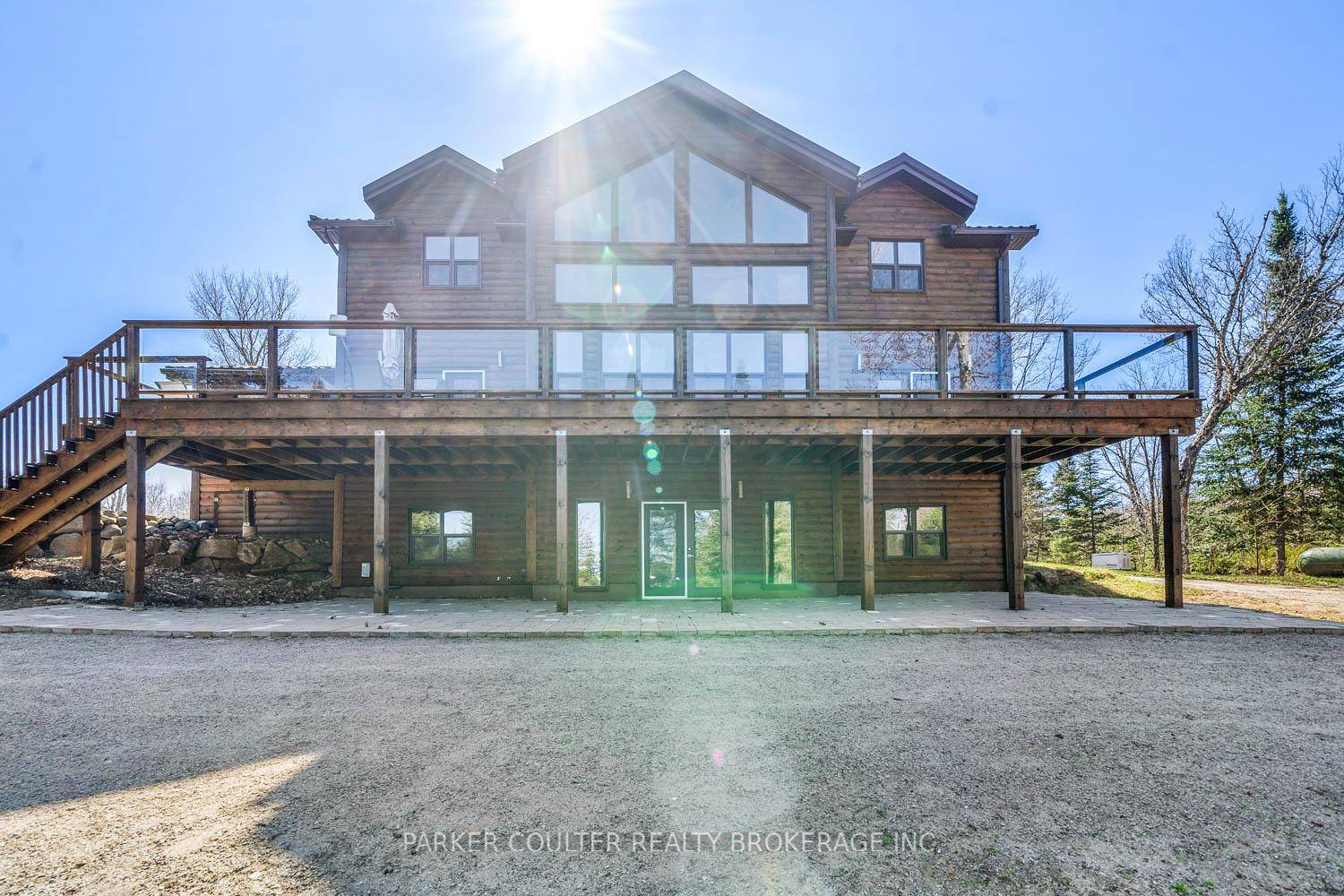 Welcome to this exceptional 4 season Home on beautiful Perry Lake, part of a scenic chain of four lakes and connected the Magnetawan River.