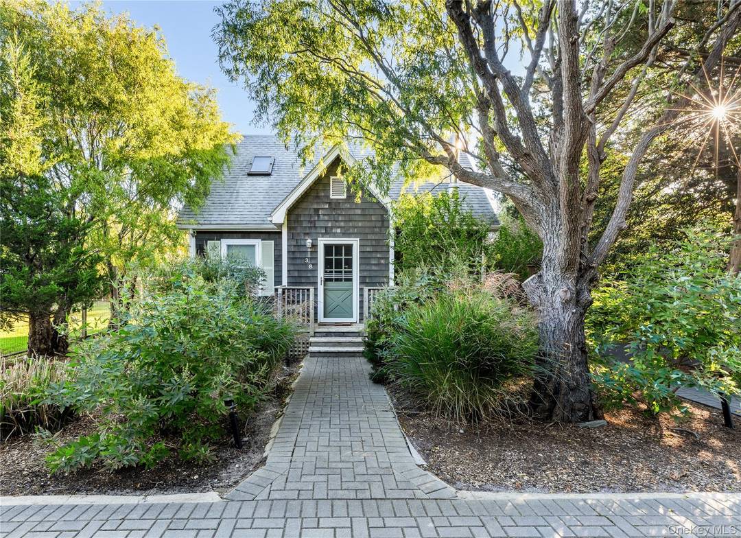 This classic Seaview gem offers a timeless charm with a bright, open layout.