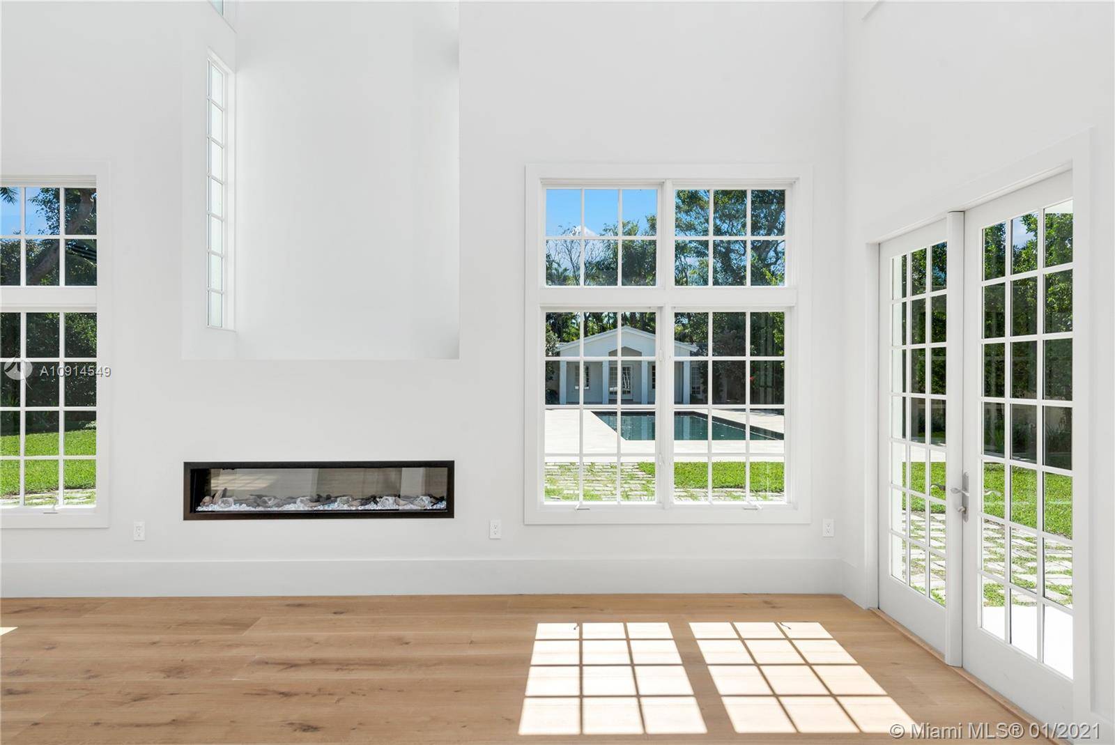 The perfect pairing of the Hamptons and Coconut Grove !