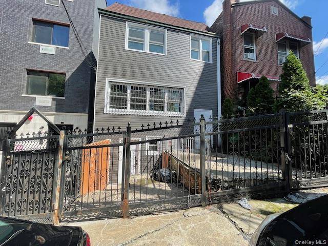Welcome to Palisade Pl. This is a newly completely renovated 2 family house in the Morris Heights section of the Bronx.