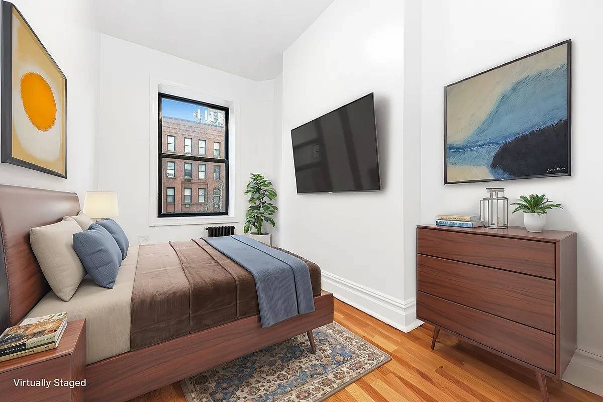 Gut Renovated 2 Bedroom in the Heart of Midtown East with Modern AmenitiesWelcome to this beautifully gut renovated 2 bedroom apartment at 400 East 53rd Street, offering an ideal blend ...