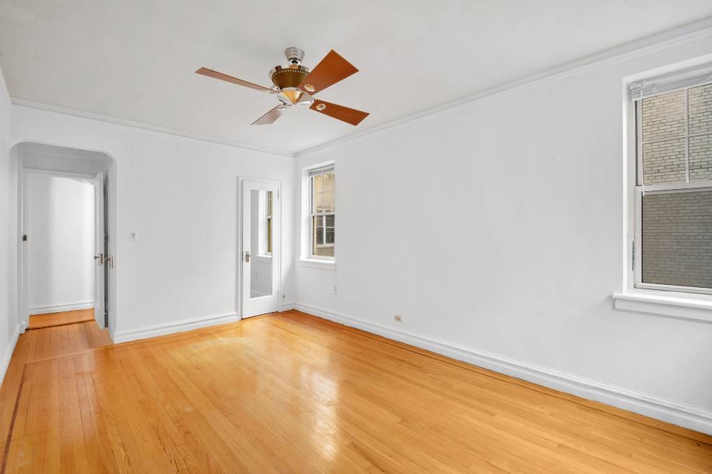 Serene, sun flooded, generously laid out 2Bed 1Bath is located in one of the most desirable, majestic, Art Deco buildings in Hudson Heights.