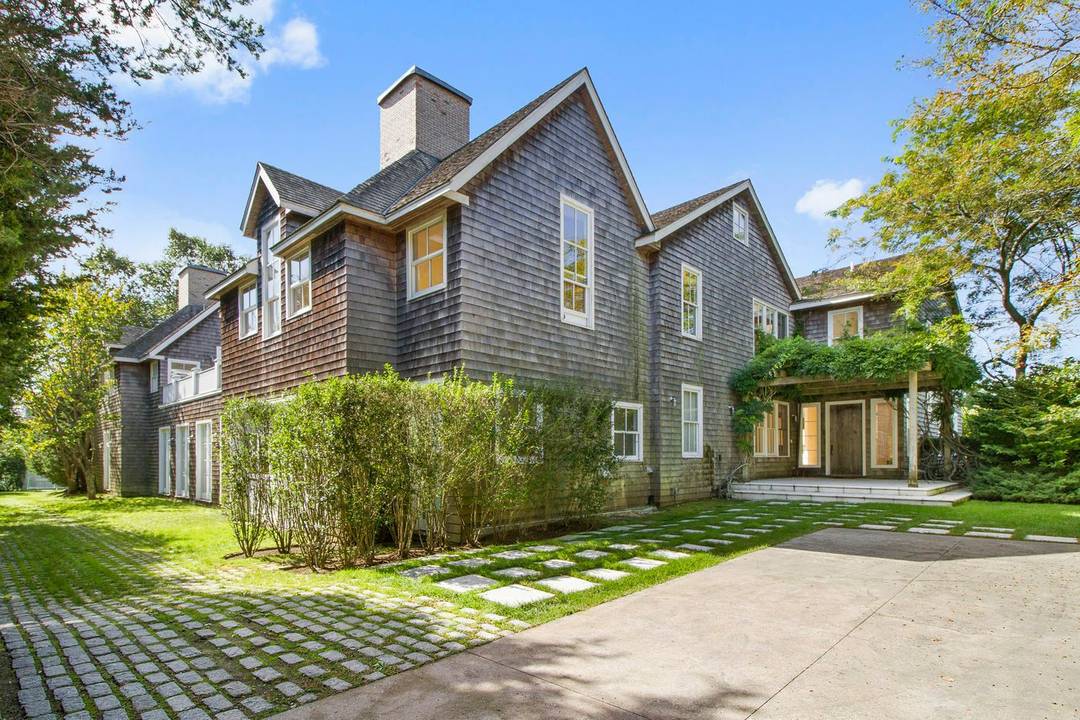 Designer Home On Flying Point