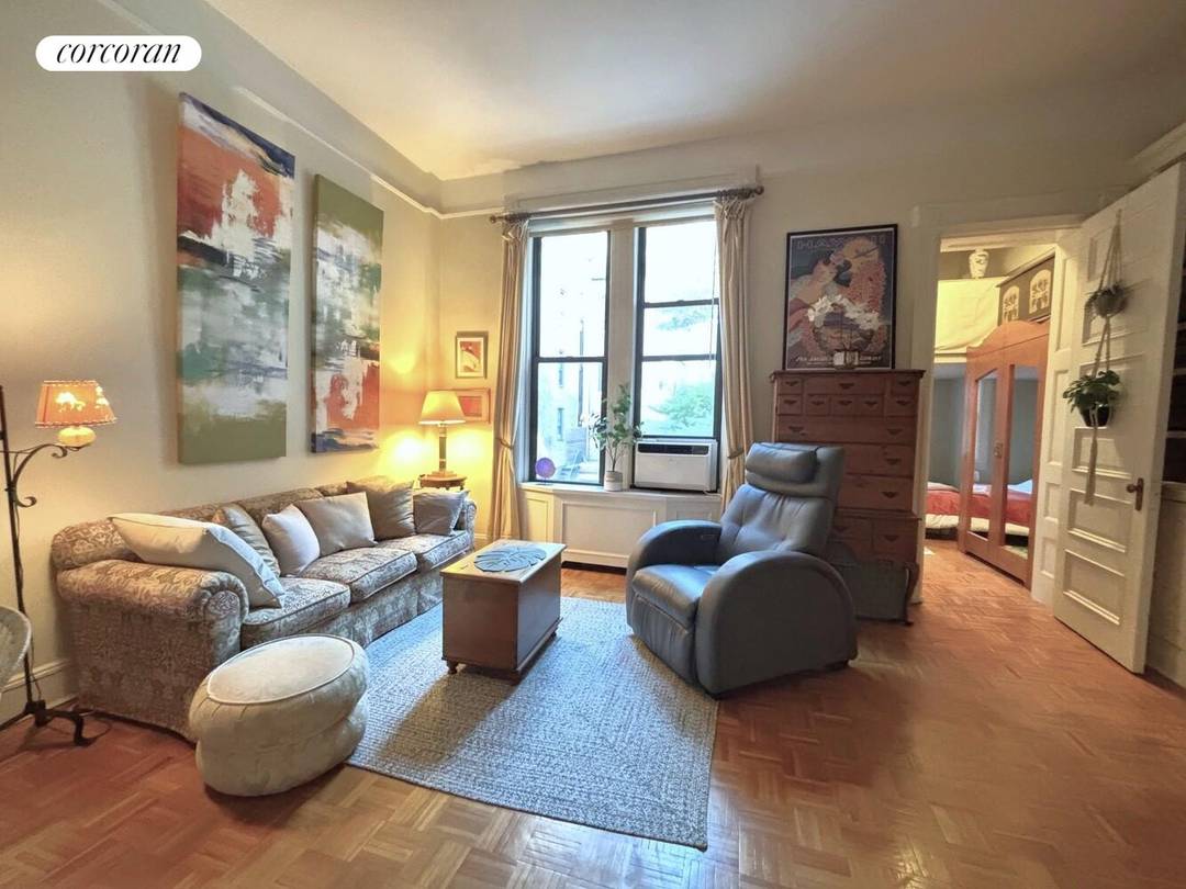 Priced to sell ! Welcome to 324 West 88th Street, apartment 1B on the Upper West Side !