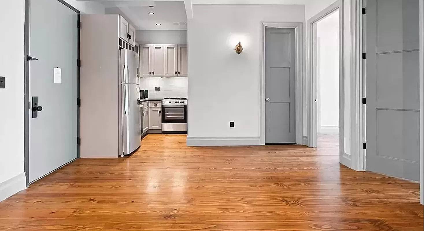Welcome to 390 5th Ave, a spacious 2 bedroom apartment in the heart of Park Slope.