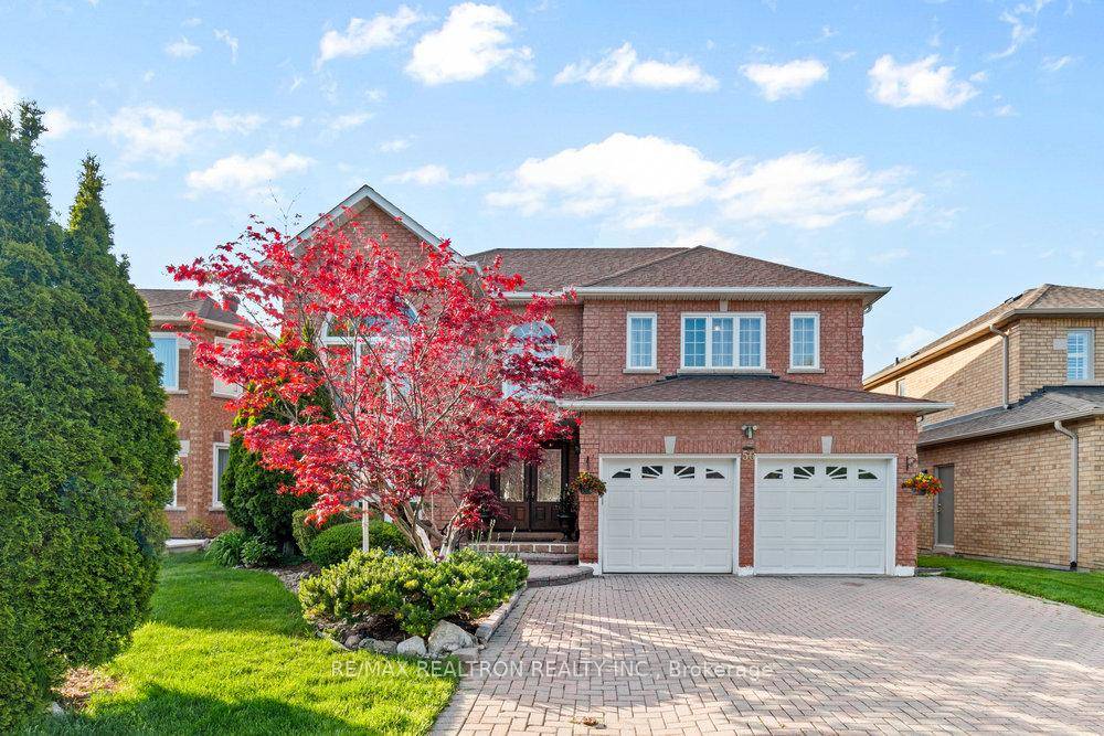 Thornhill Beauty 5 Beds Ravine Lot Walk Out Basement.