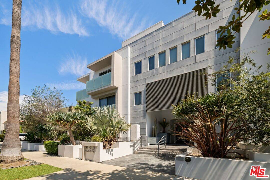 928 N Croft Ave 2BR Sunset Strip La