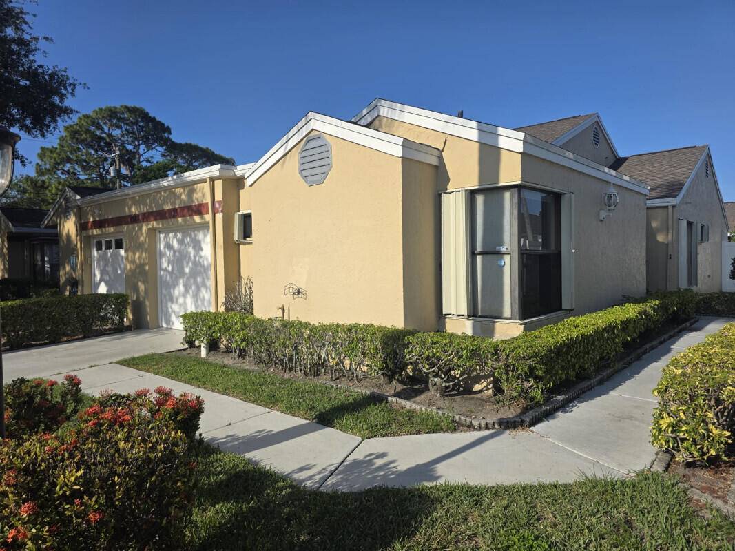 Investor special ! This apartment is priced to move ASAP.