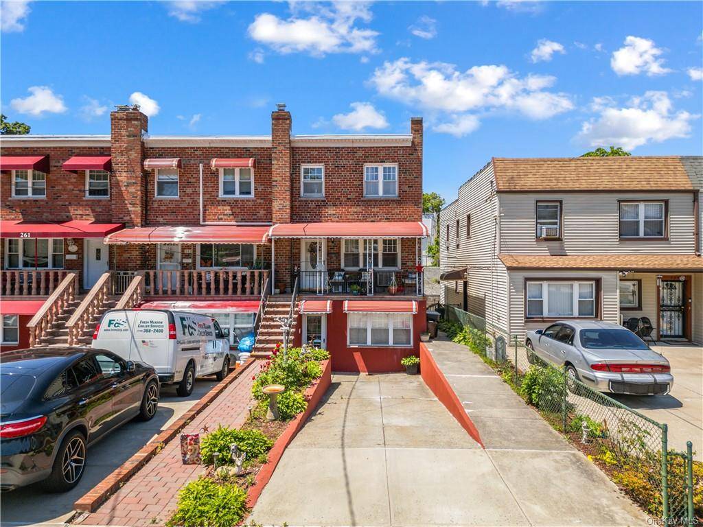 Lovely Single Family house in desirable area of Throggs Neck.