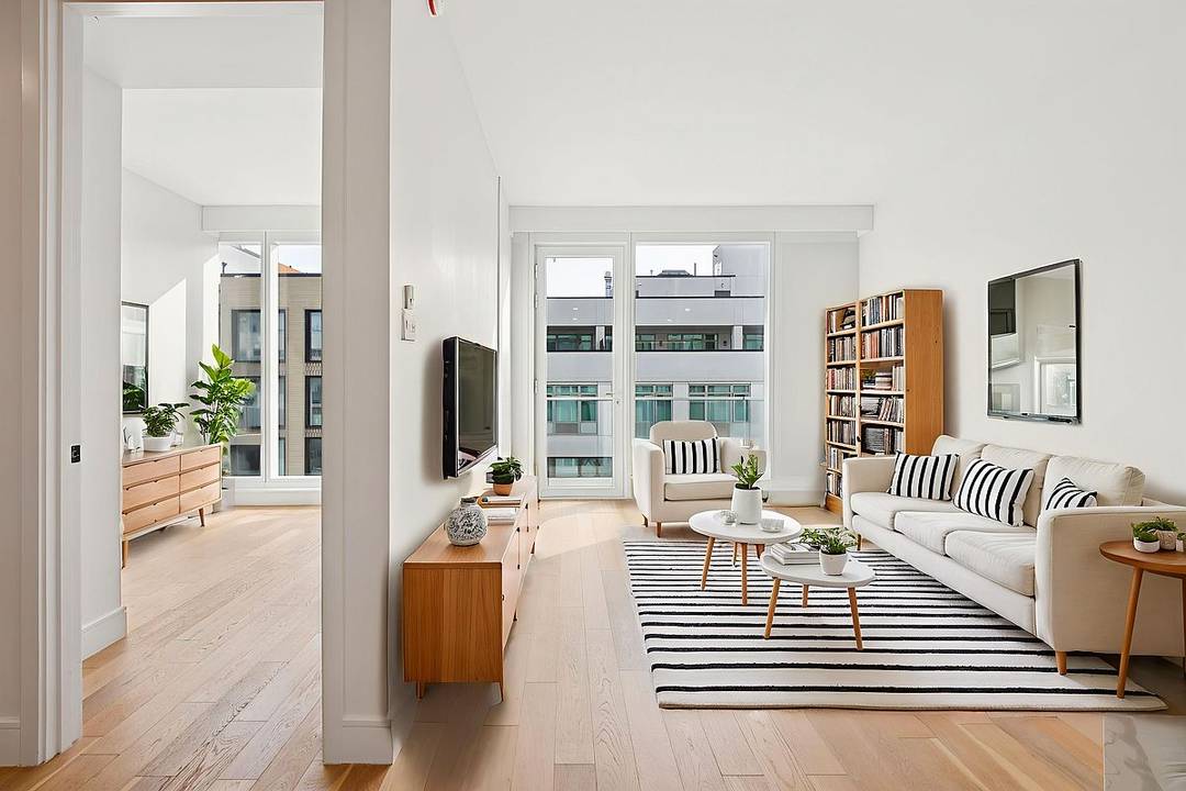 Bright, Modern, and Surprisingly Spacious Welcome Home to Lucent33 Residence 6D Residence 6D is a beautifully appointed 2BR 2BA condominium offering exceptional natural light, smart design, and high quality finishes ...