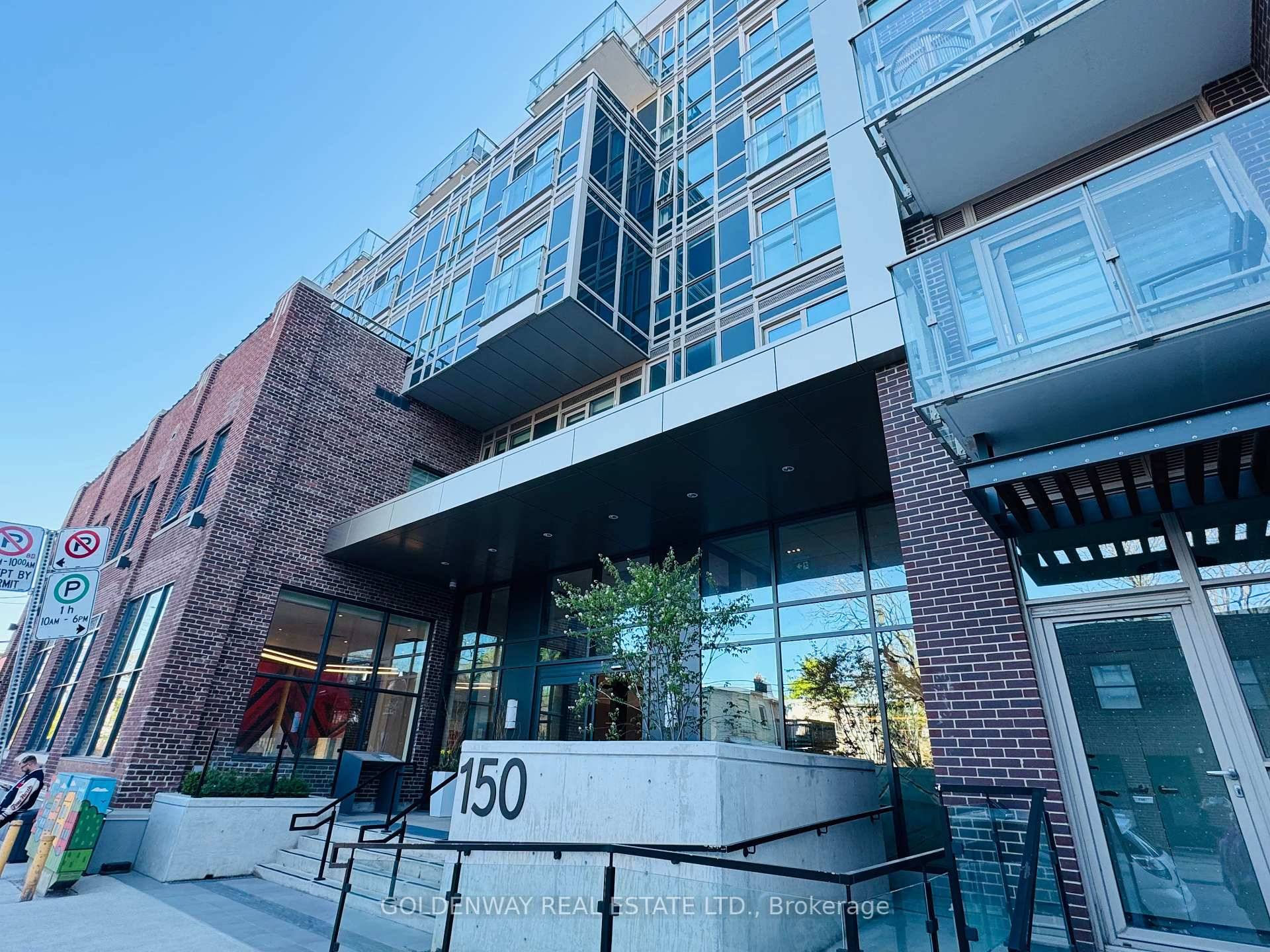 Located in Leslieville area Wonder Condos, this 1 bedroom 1 den unit with 2 bike storage spaces is what you are looking for.