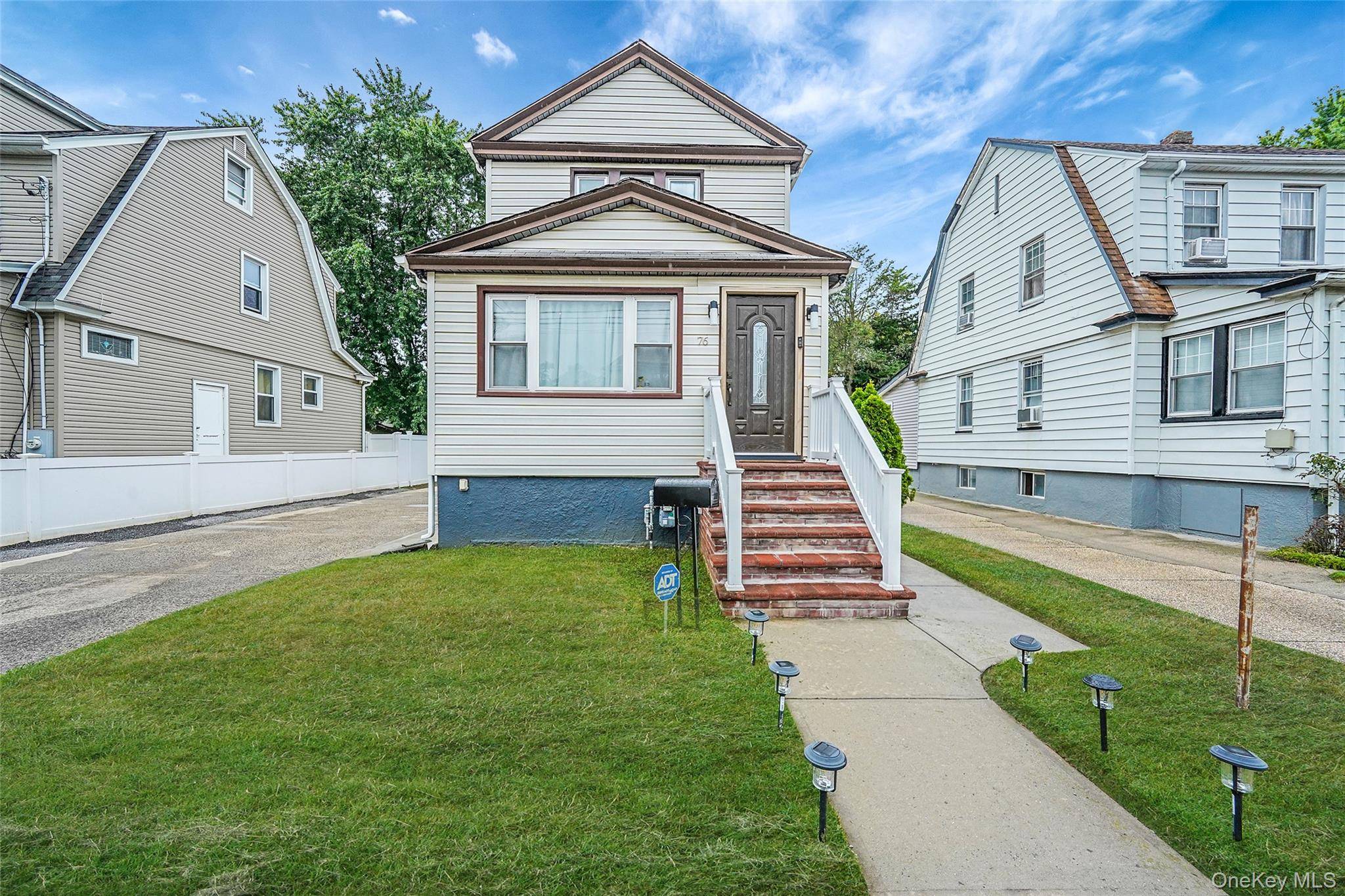 Beautiful property in the heart of Valley Stream, close to Long Island train Station and Shopping Mall Very clean property moving ready a pleasure to show and to make it ...