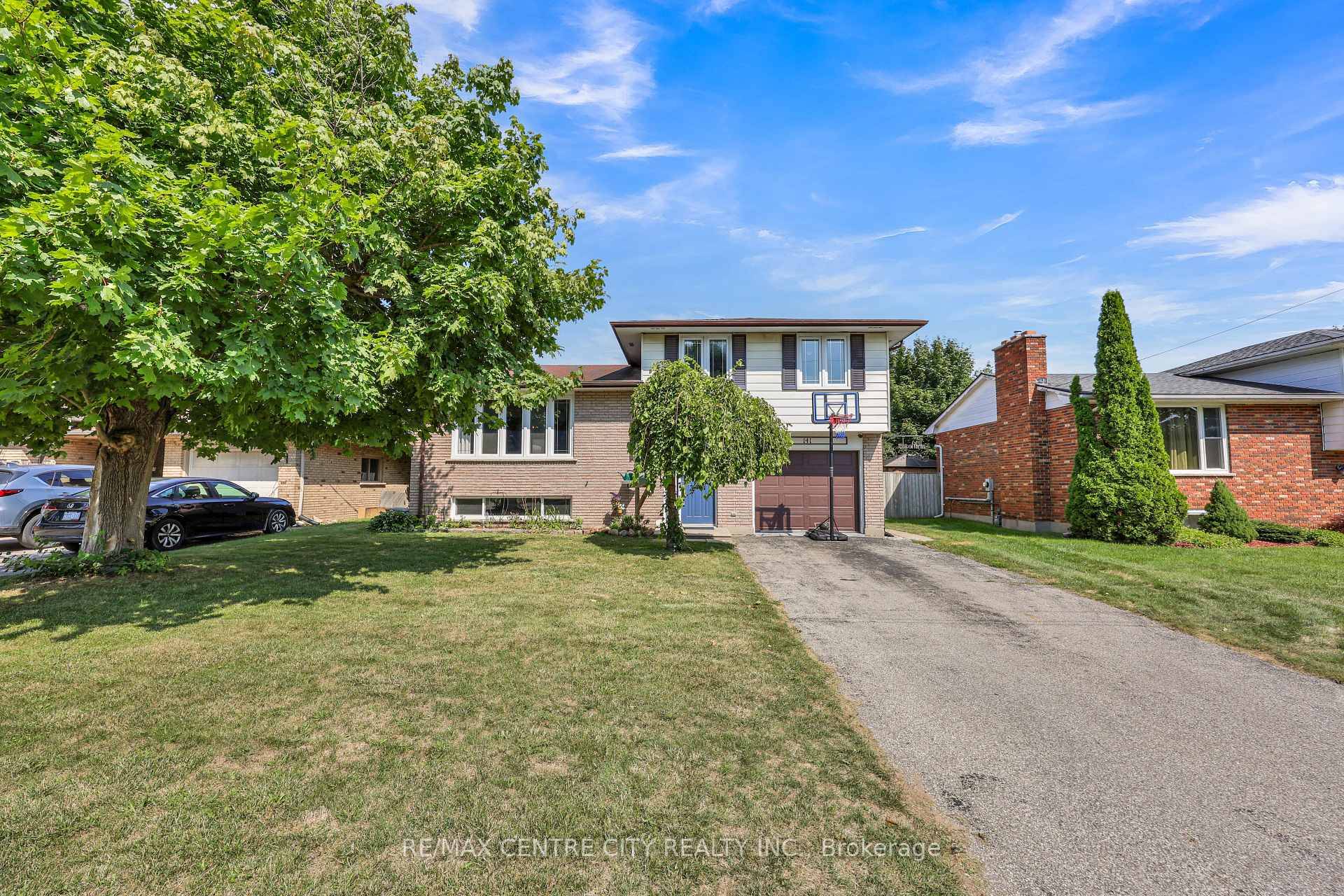 Welcome to 141 St Andrew Street, a charming and well maintained home located in the heart of Aylmer, Ontario.