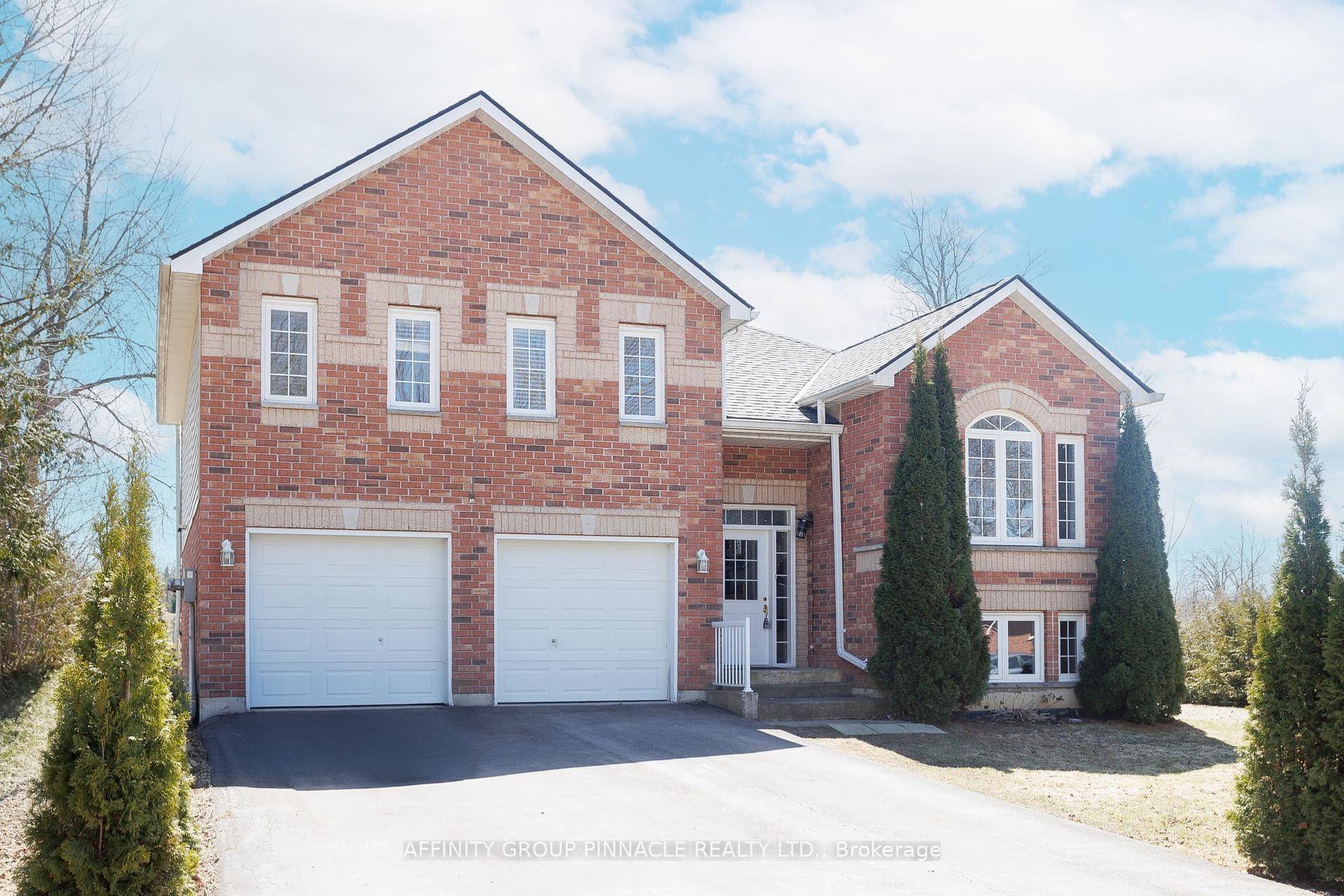 Welcome to 36 Ball Avenue East !