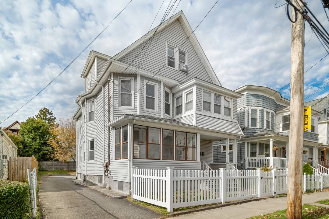 Outstanding Investment Opportunity !