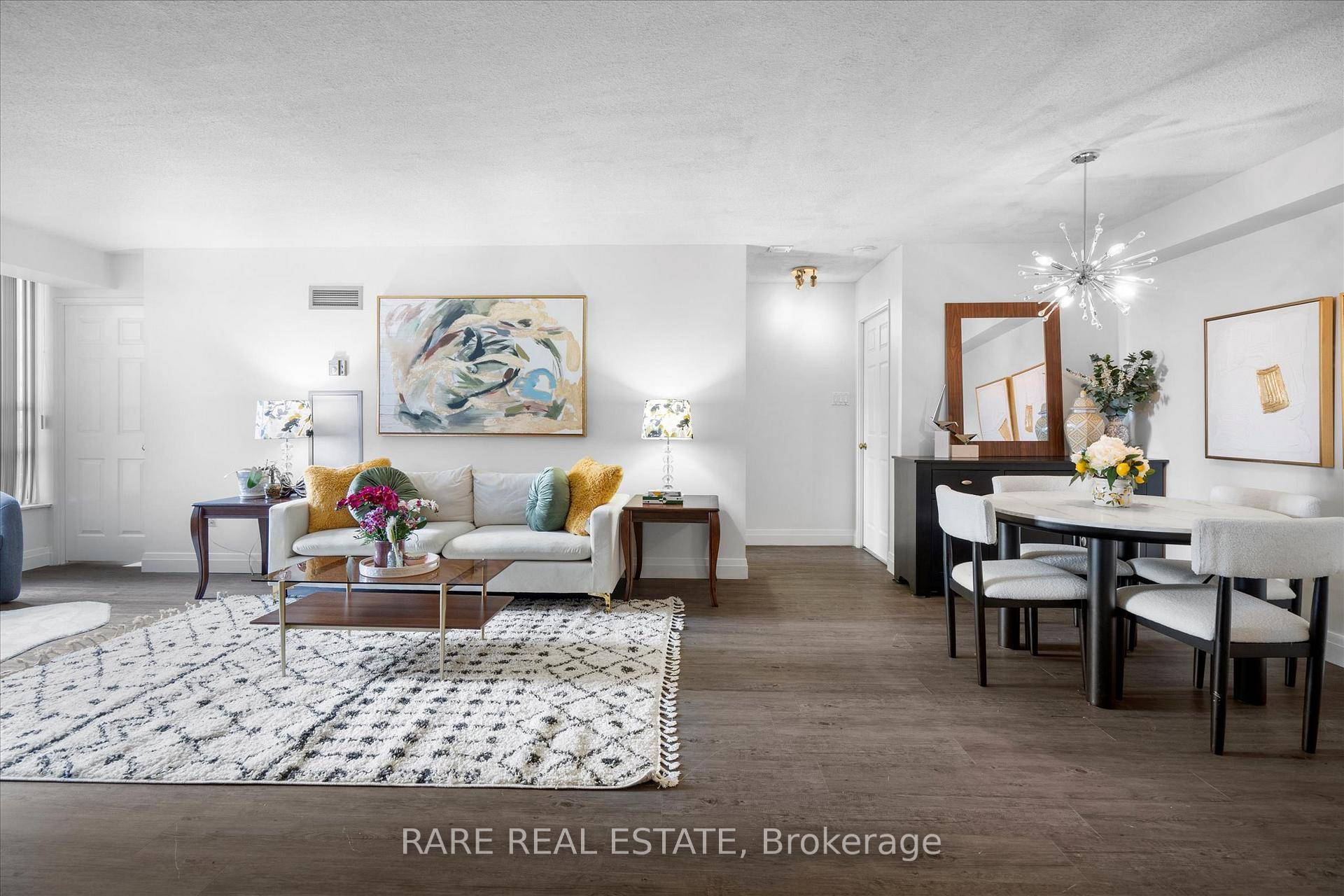 Incredible value in the heart of Mississauga !