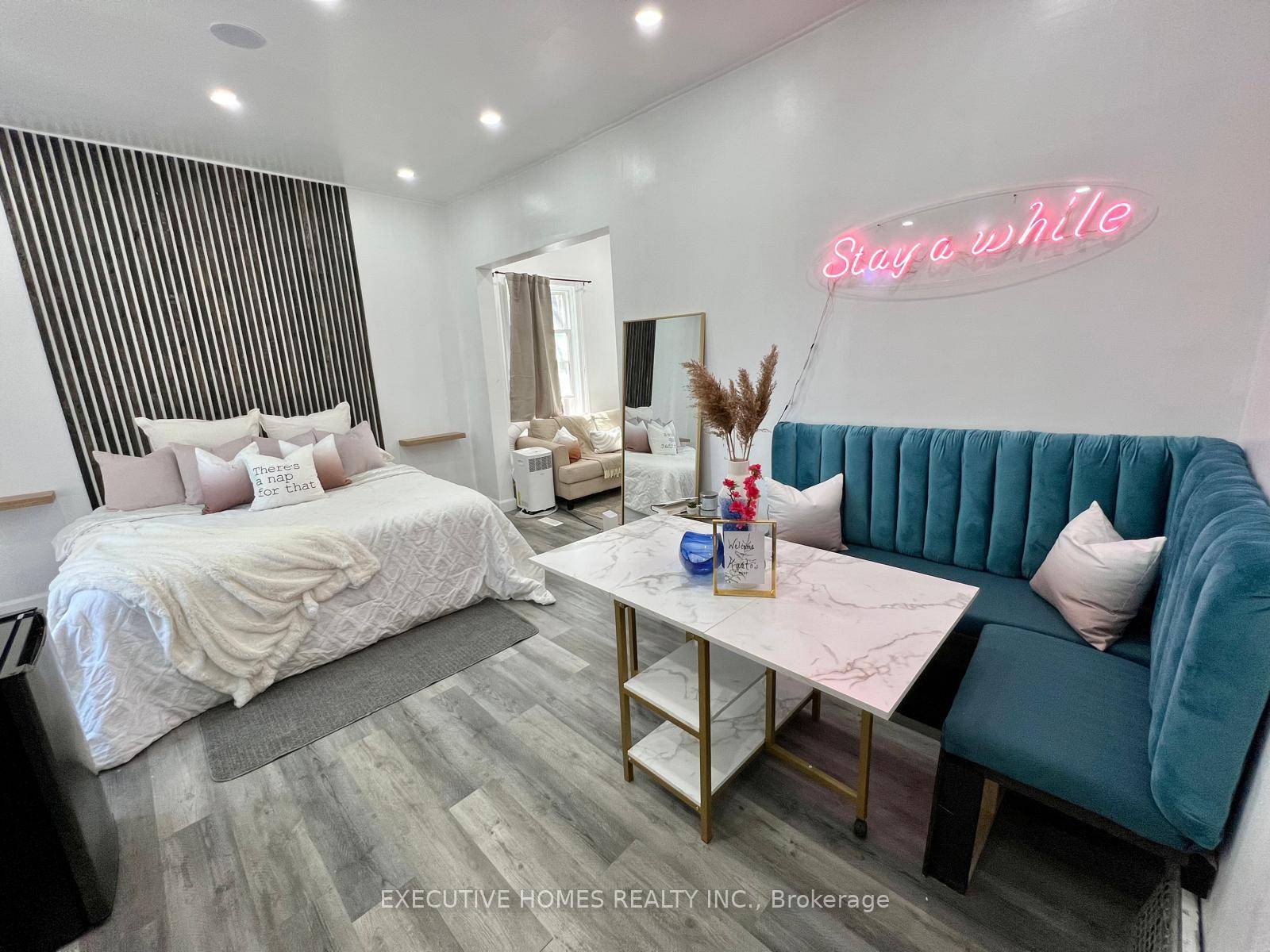 Welcome to 650 Oxford Street East, a rare full house rental opportunity in the heart of London !