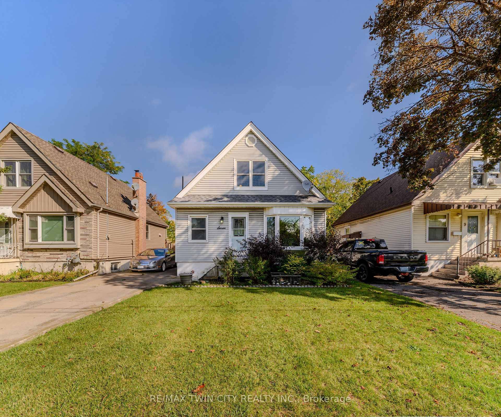 Welcome to 7 Cherry Road, Hamilton A Place to Call Home Nestled in a quiet and family friendly neighbourhood, 7 Cherry Road offers the perfect blend of comfort, convenience, and ...