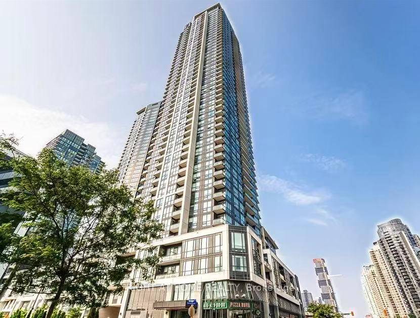 One Of A Kind Unit On Rarely Available 4th Fl !