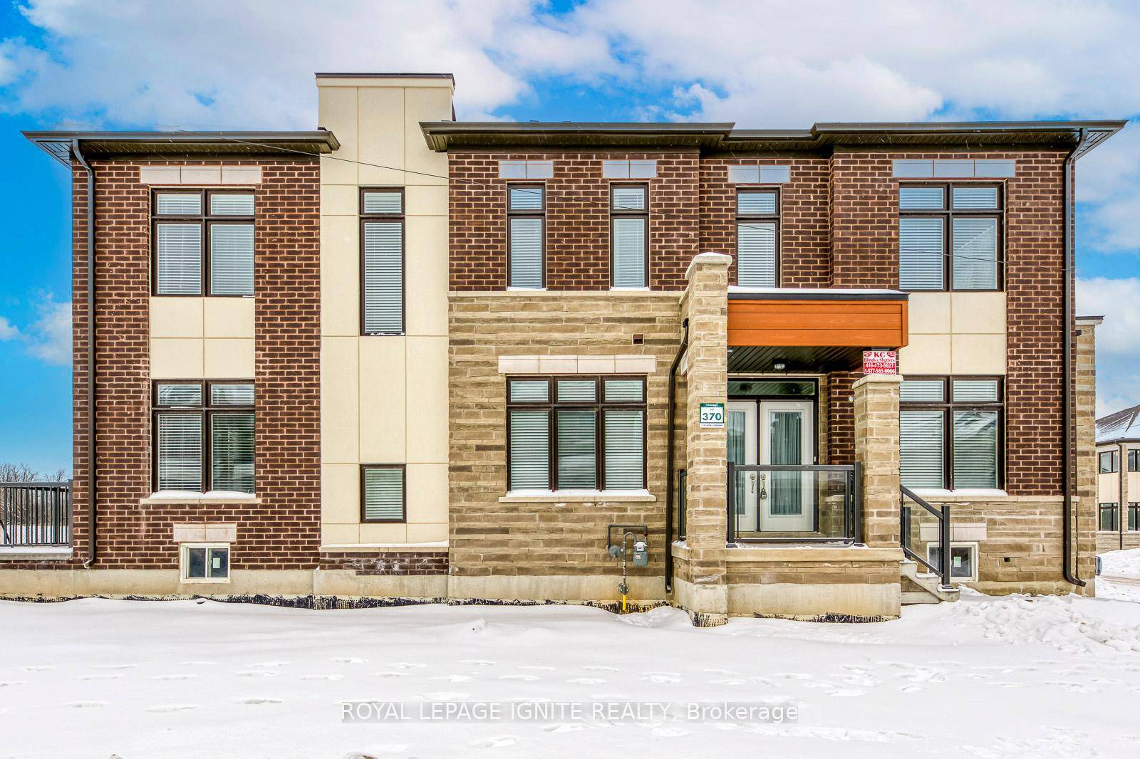 Beautiful Home with 4 Bedrooms amp ; 4 Bath Detached Home W Ravine In The Backyard In The Prestigious Mountainview Heights Neighborhood In Waterdown.