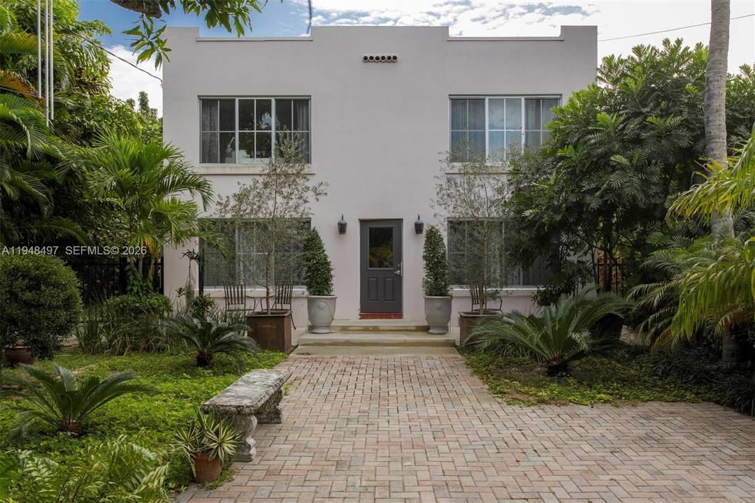This beautiful, unique four unit building is located in the heart of the historic Shenandoah area of Miami.