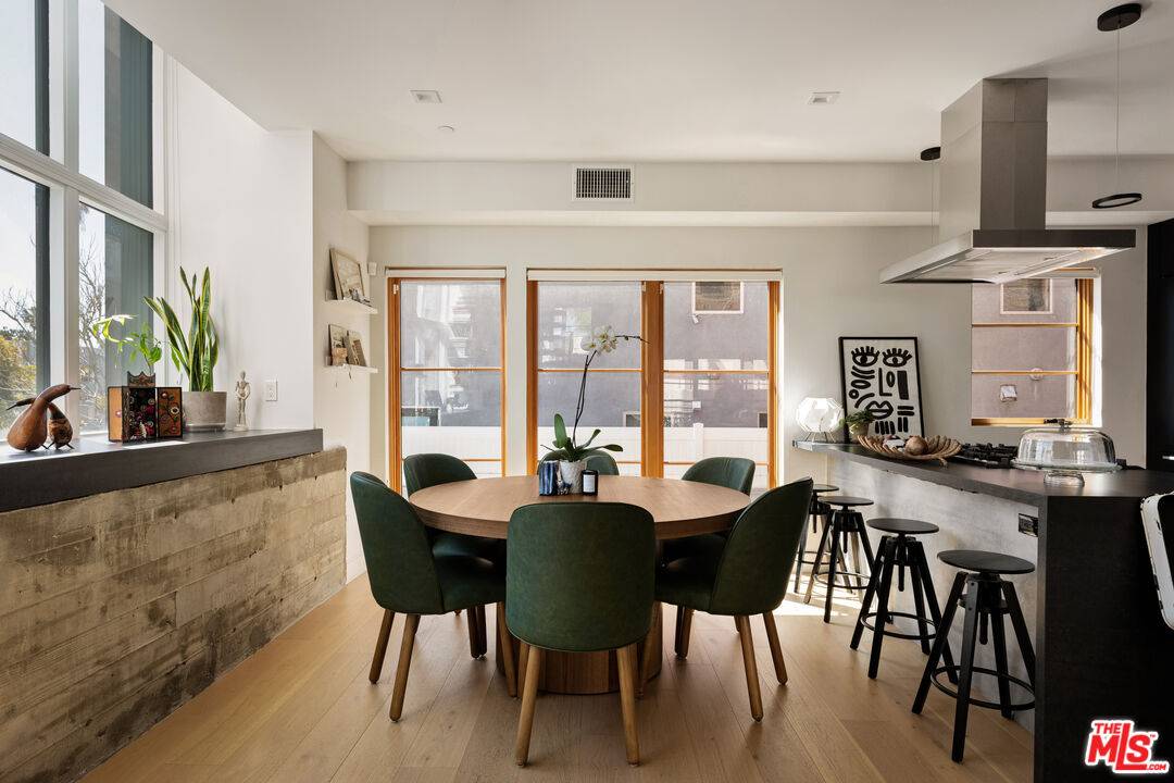 1033  N Vista St 2BR Hollywood Hills East La